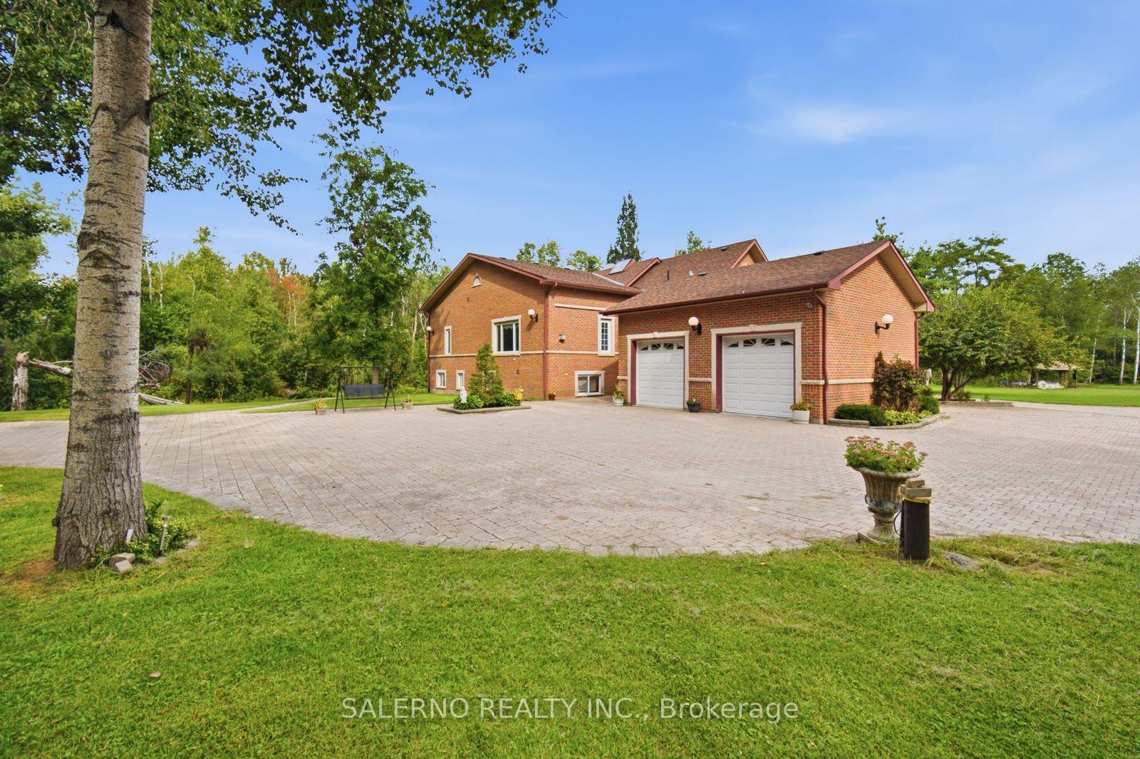 Photo 2 of 48 Aird Court, Georgina, Baldwin — HOMEH