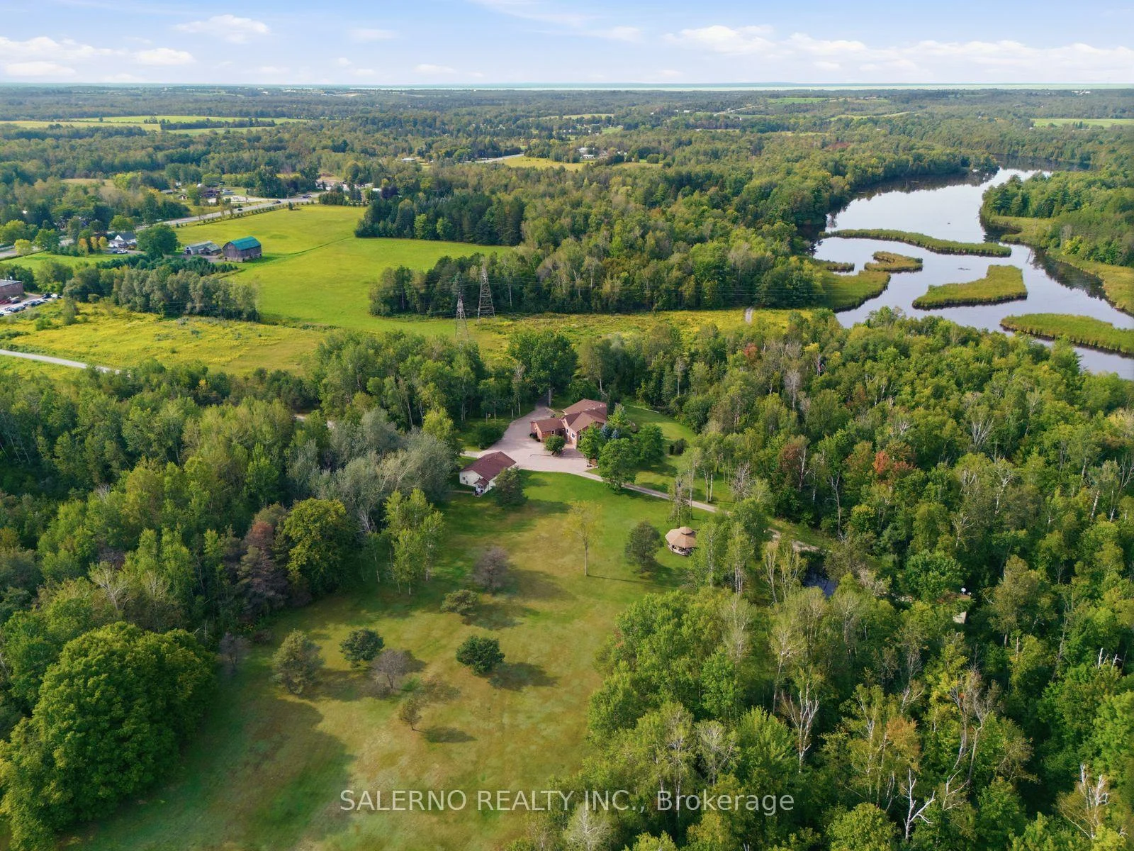 Photo 7 of 48 Aird Court, Georgina, Baldwin — HOMEH