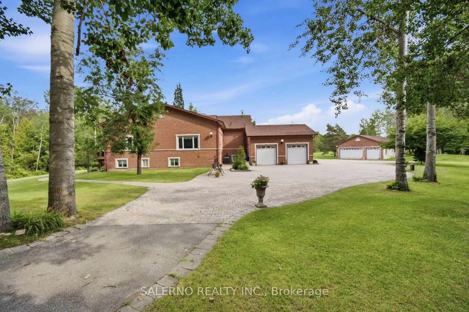 Photo 11 of 48 Aird Court, Georgina, Baldwin — HOMEH