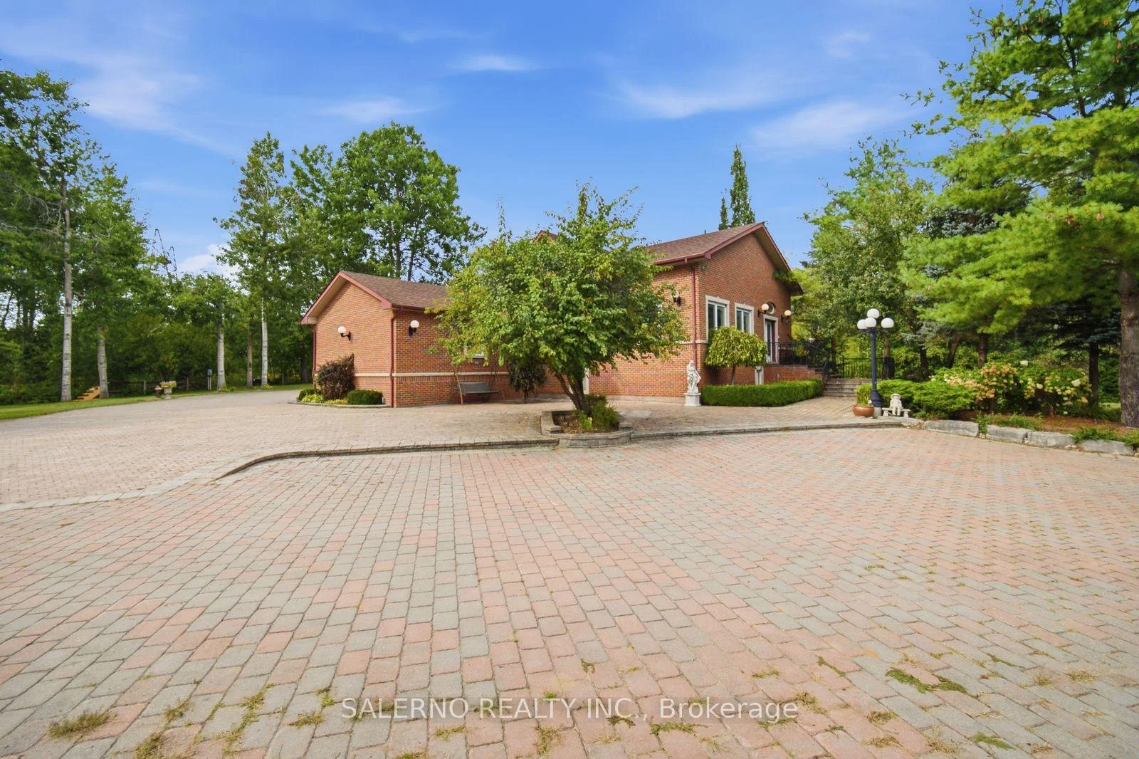 Photo 12 of 48 Aird Court, Georgina, Baldwin — HOMEH
