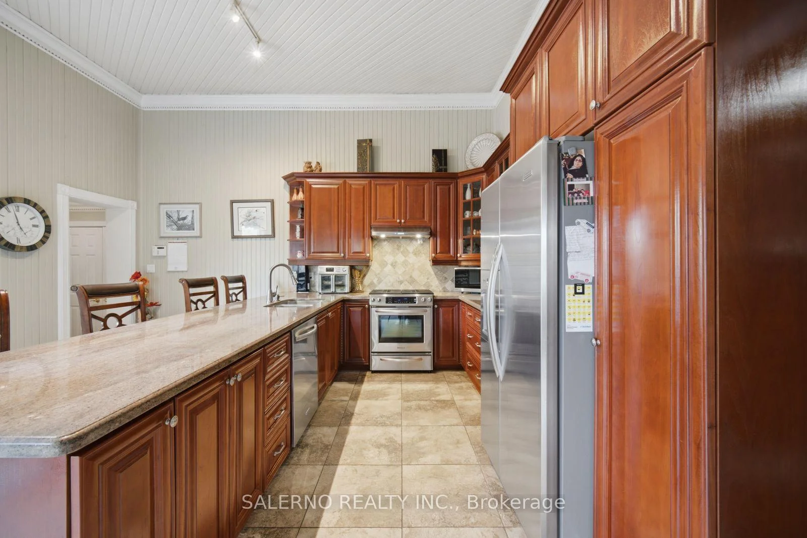 Photo 24 of 48 Aird Court, Georgina, Baldwin — HOMEH