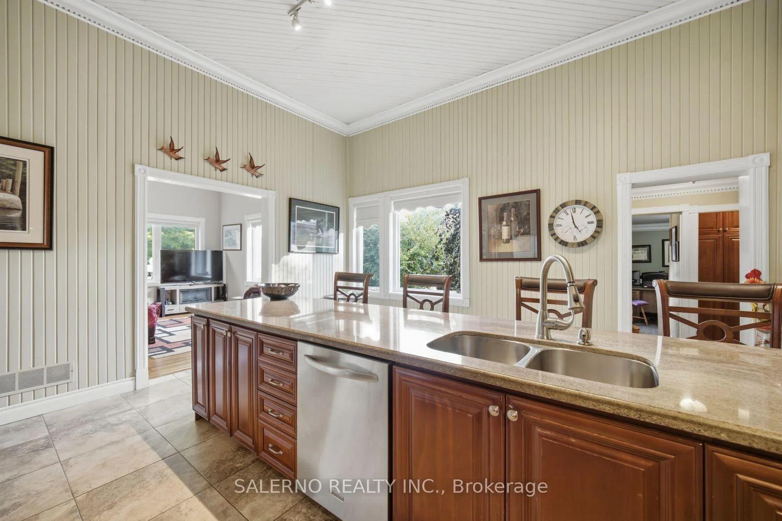 Photo 25 of 48 Aird Court, Georgina, Baldwin — HOMEH