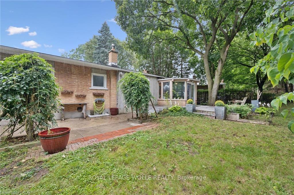 Photo 35 of 100 Forest Hill Drive, Kitchener, Meinzinger — HOMEH
