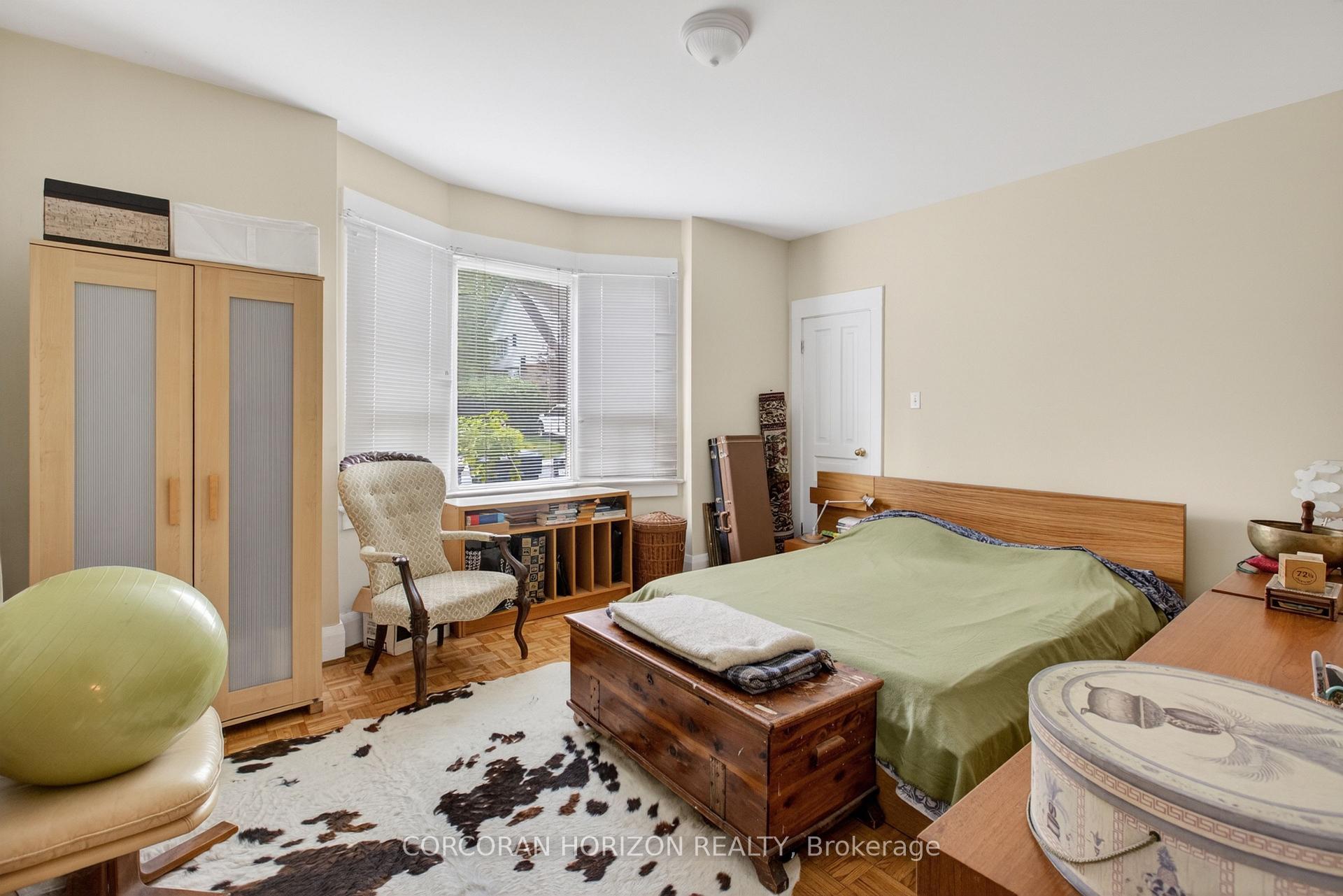 Photo 11 of 355 Parkside Drive, Toronto, High Park-Swansea — HOMEH