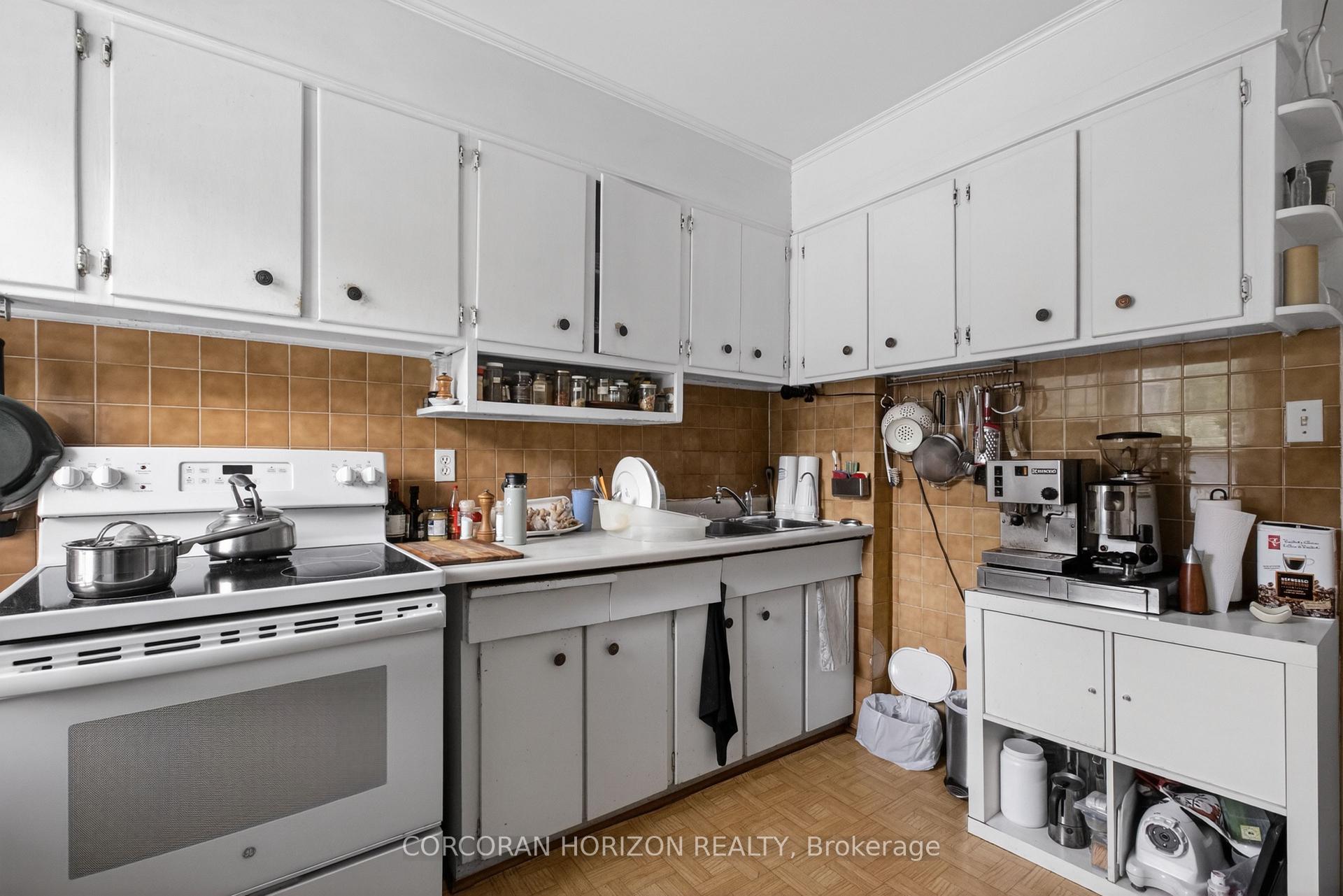 Photo 15 of 355 Parkside Drive, Toronto, High Park-Swansea — HOMEH