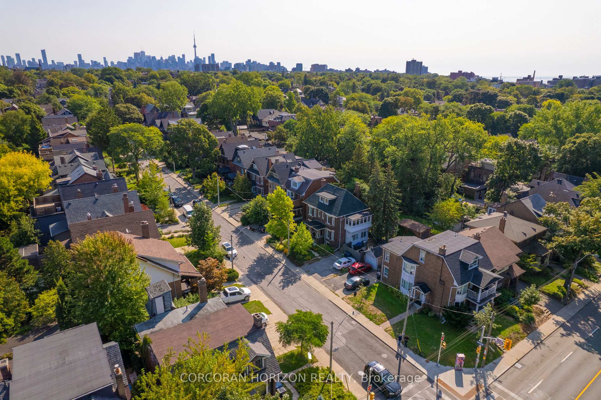 Photo 38 of 355 Parkside Drive, Toronto, High Park-Swansea — HOMEH