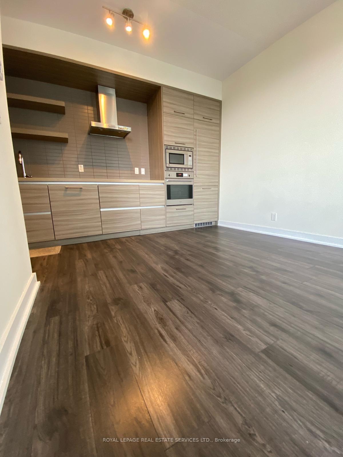 Photo 3 of Unit 2107, 2221 Yonge Street, Toronto, Mount Pleasant West — HOMEH