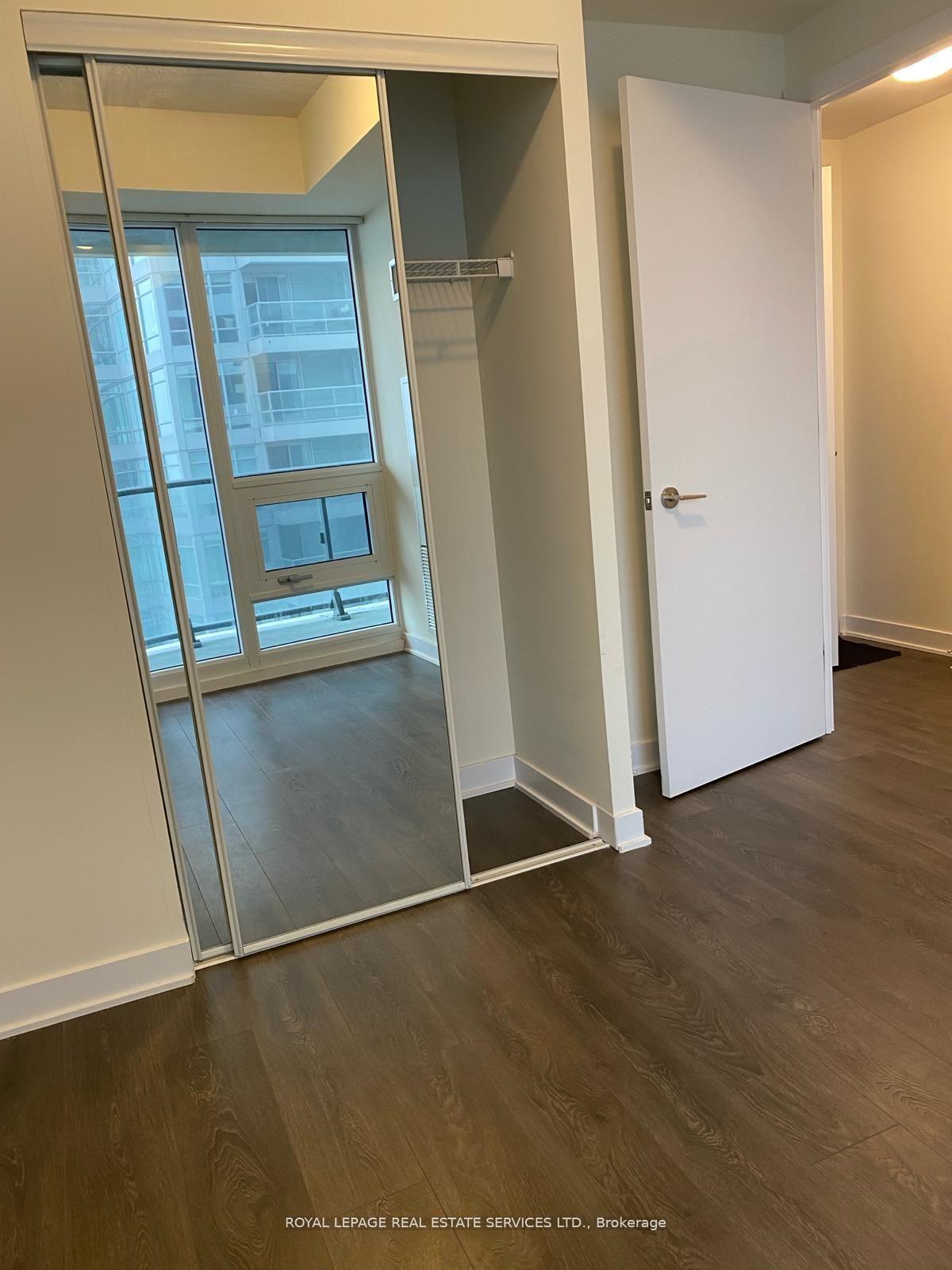 Photo 6 of Unit 2107, 2221 Yonge Street, Toronto, Mount Pleasant West — HOMEH