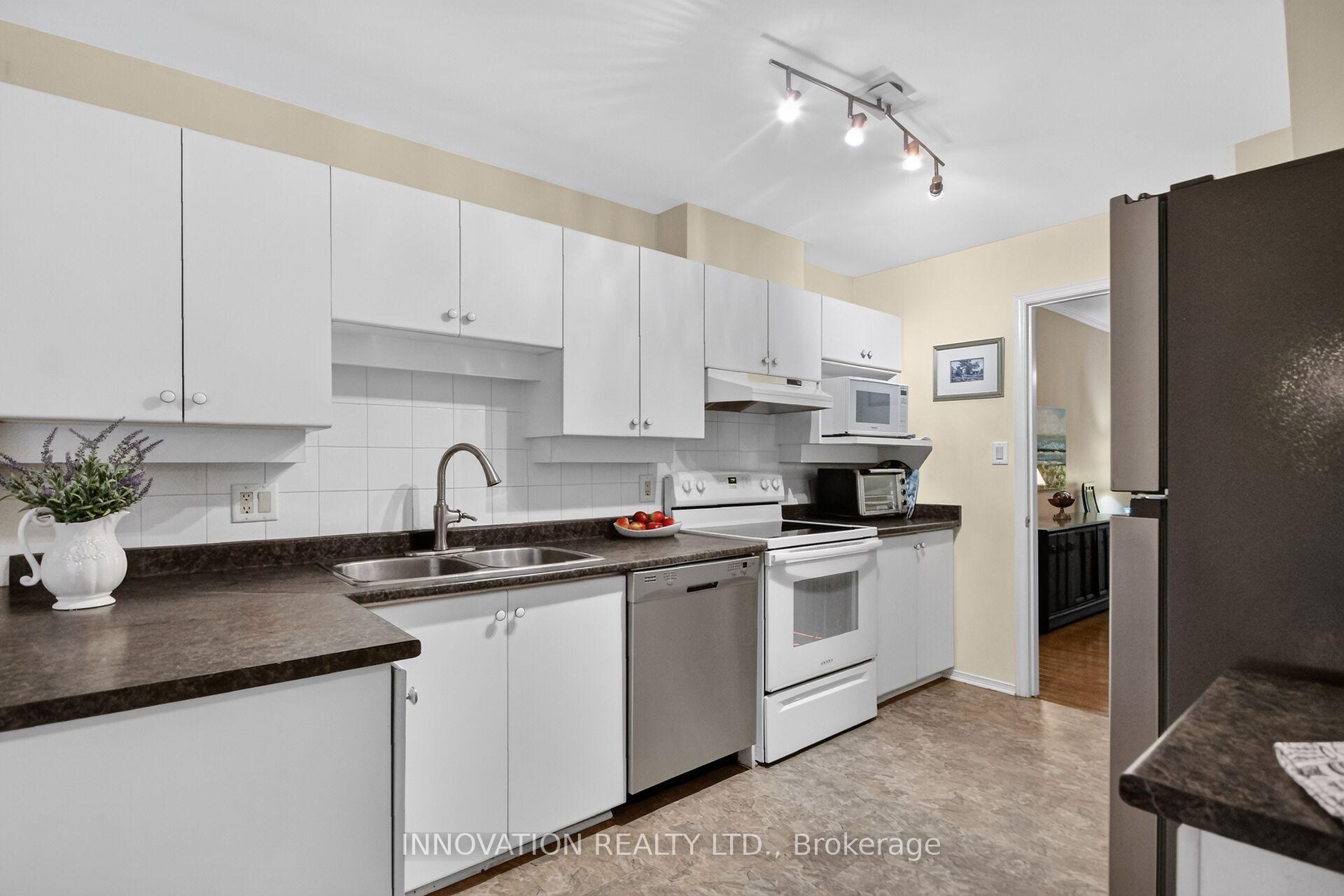 Photo 8 of 16 Heather Glen Court, Ottawa, Stittsville (Central) — HOMEH