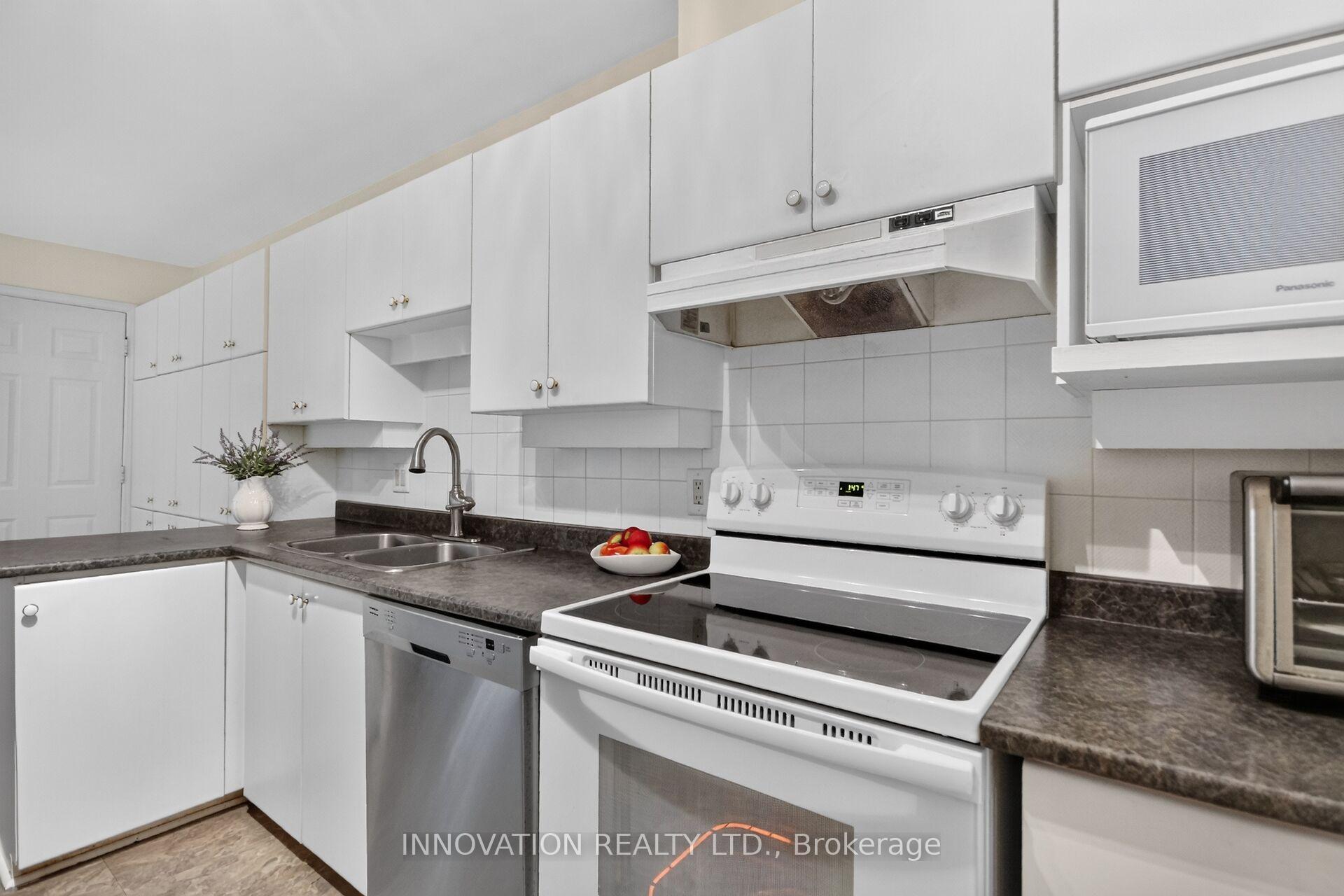 Photo 12 of 16 Heather Glen Court, Ottawa, Stittsville (Central) — HOMEH