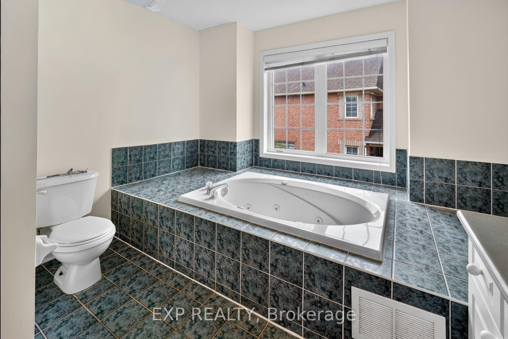 Photo 26 of 34 Cogswell Crescent N, Brampton, Vales of Castlemore — HOMEH