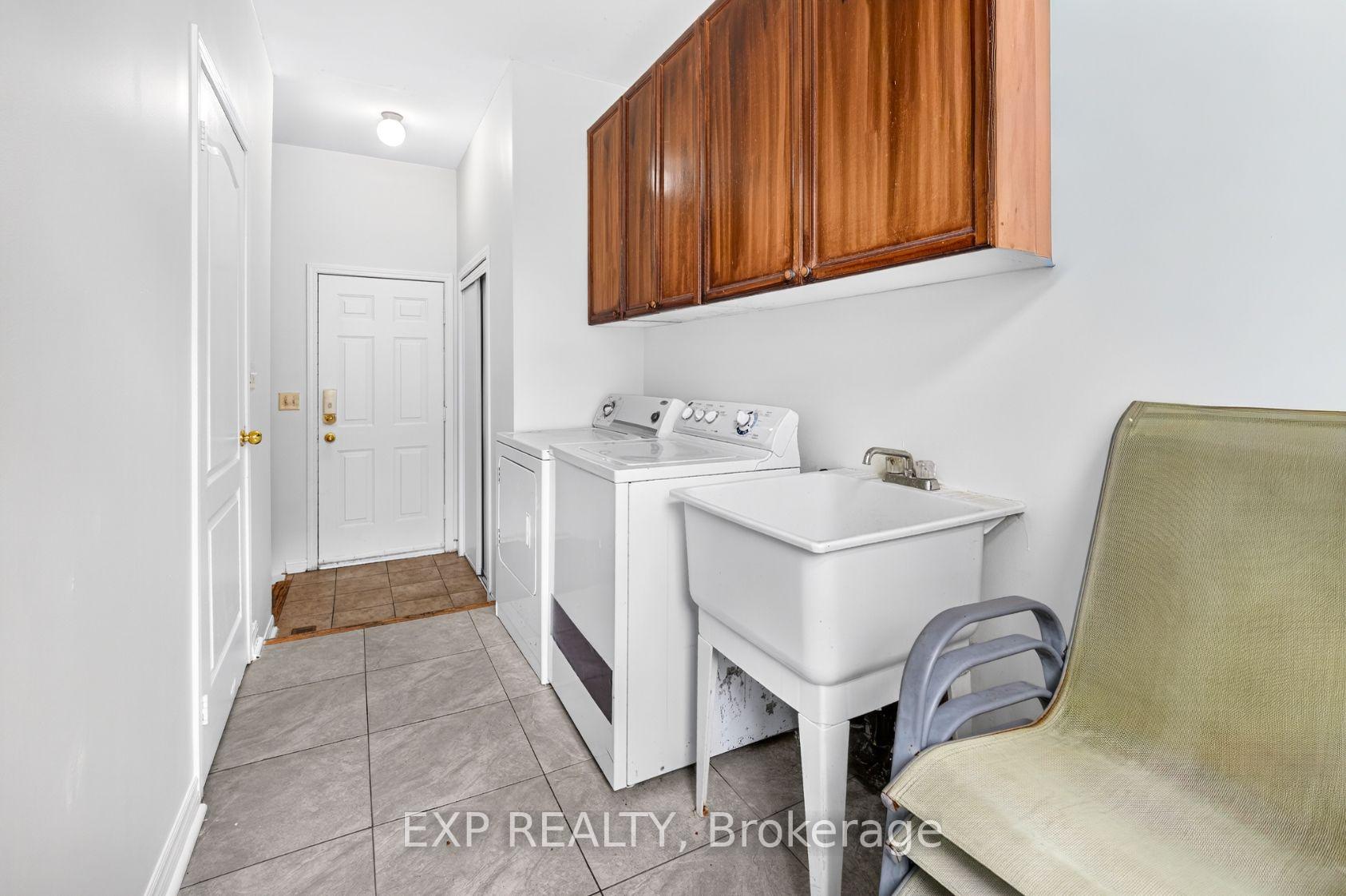 Photo 32 of 34 Cogswell Crescent N, Brampton, Vales of Castlemore — HOMEH