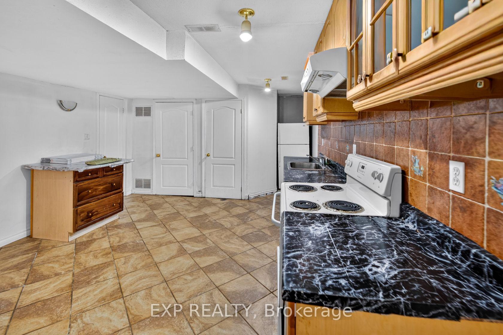Photo 34 of 34 Cogswell Crescent N, Brampton, Vales of Castlemore — HOMEH