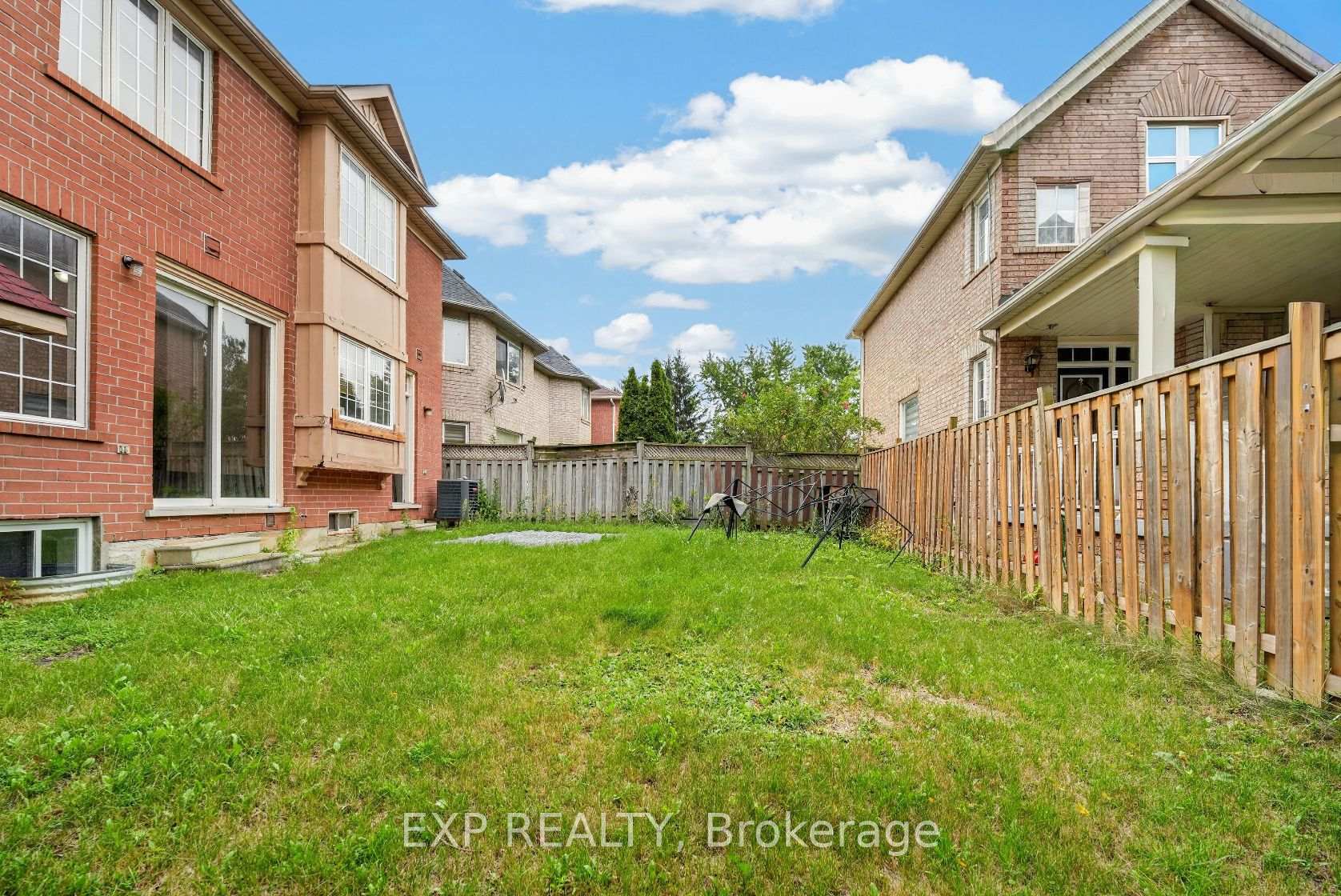Photo 46 of 34 Cogswell Crescent N, Brampton, Vales of Castlemore — HOMEH