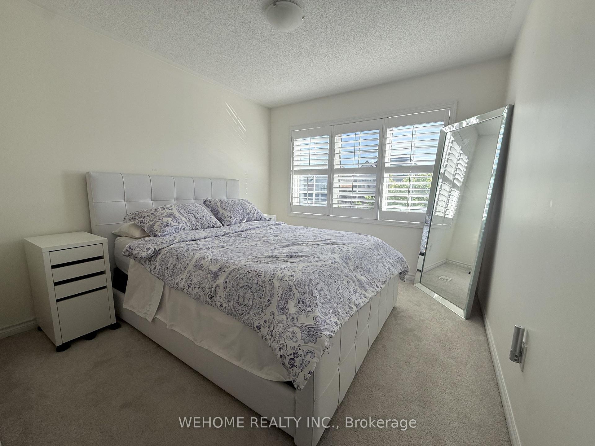 Photo 9 of 107 Major Crescent, Aurora, Rural Aurora — HOMEH