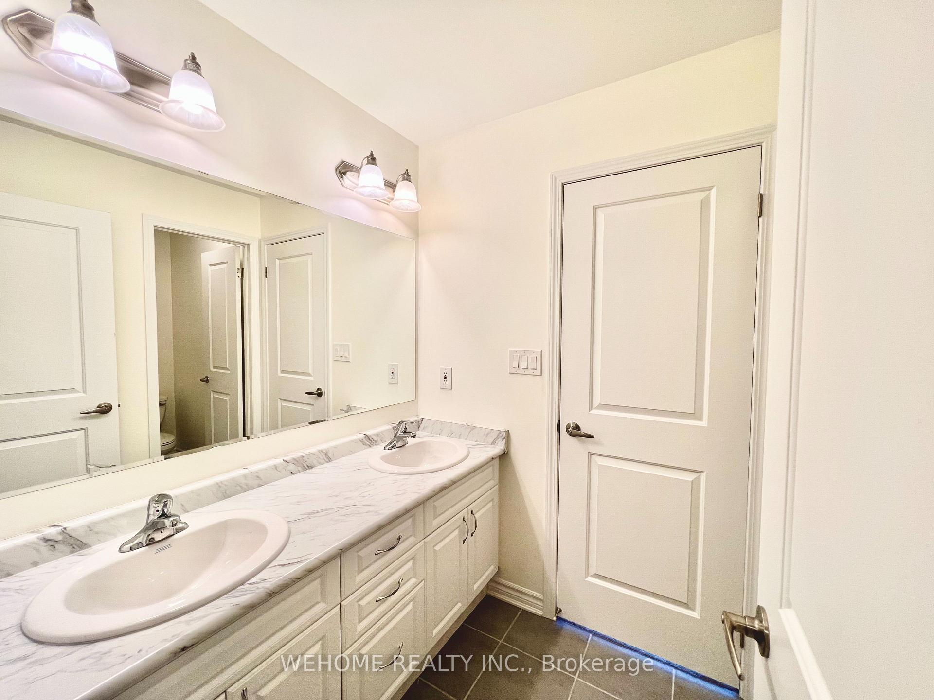 Photo 13 of 107 Major Crescent, Aurora, Rural Aurora — HOMEH