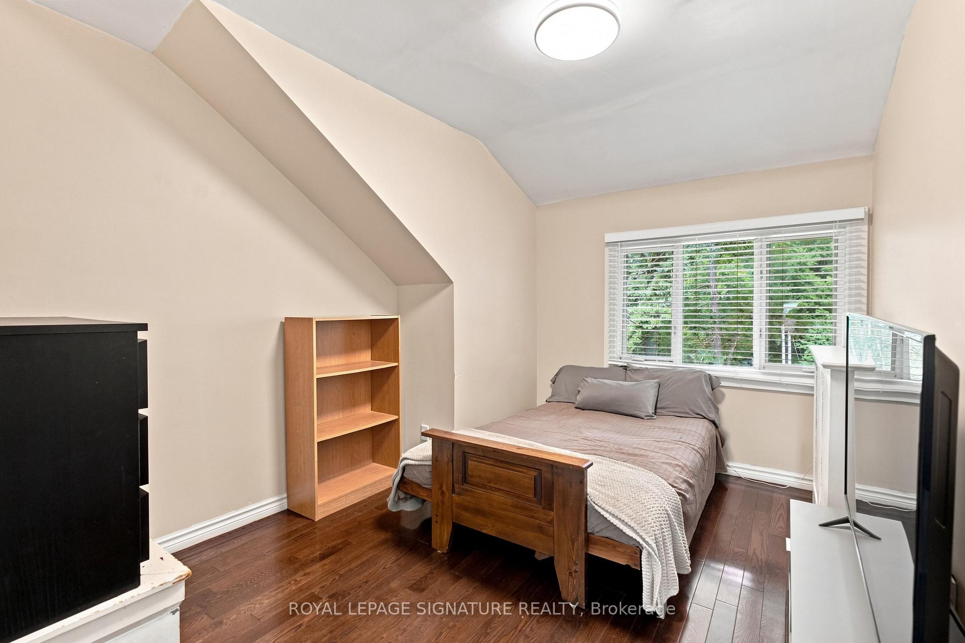 Photo 16 of 35 Regal Road, Toronto, Wychwood — HOMEH