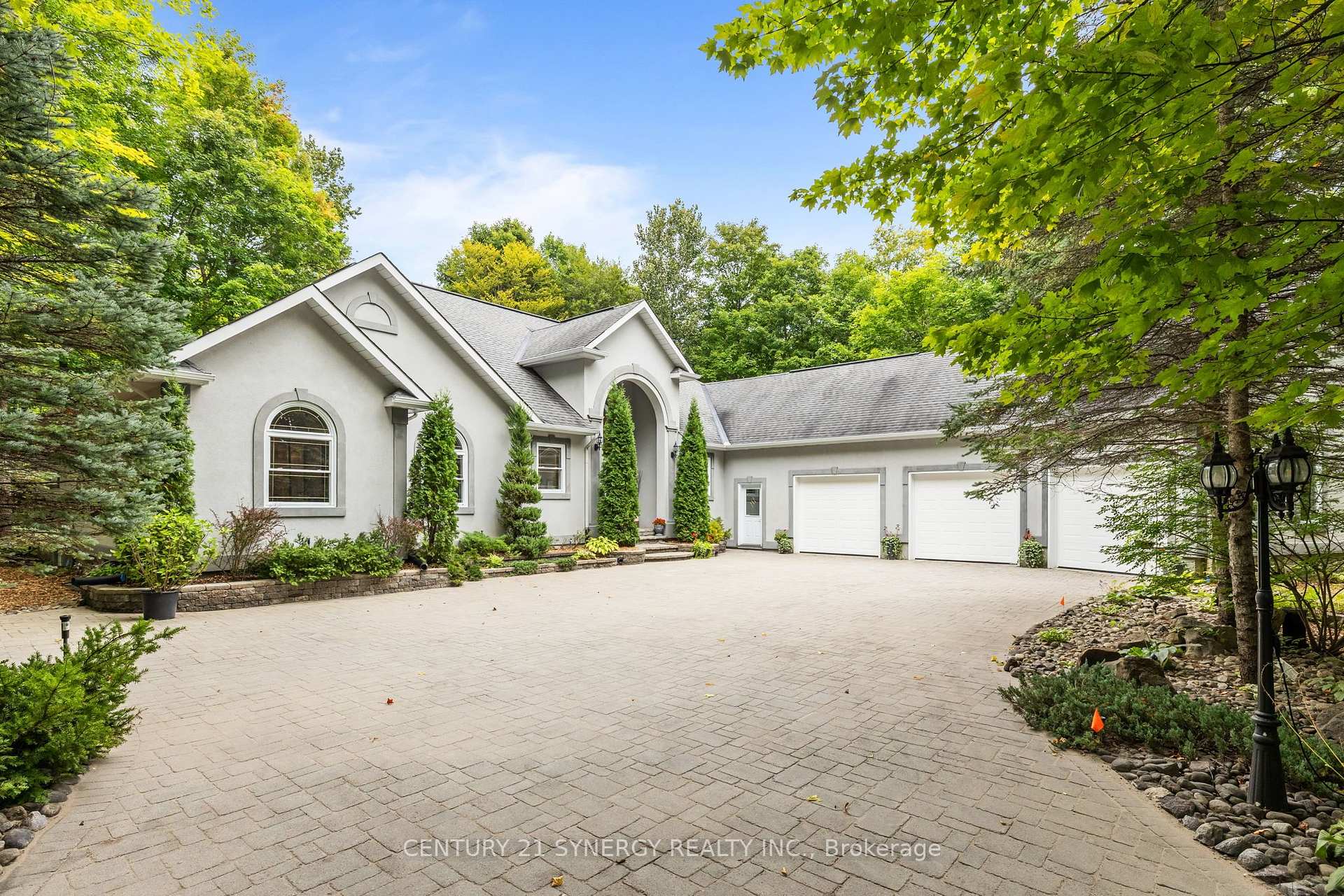 Photo 7 of 5732 Queenscourt Crescent, Ottawa, Manotick East to Manotick Station — HOMEH