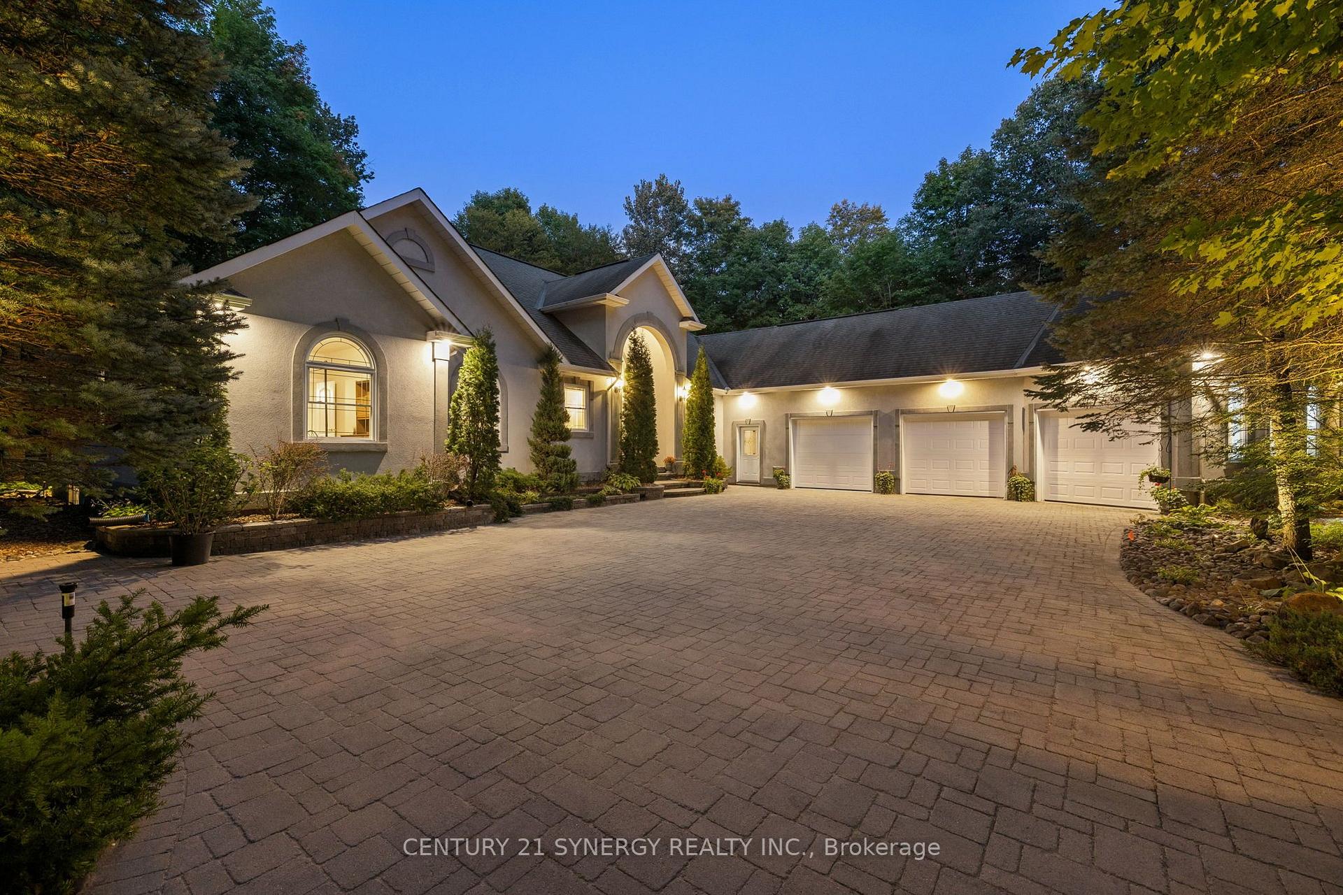 Photo 3 of 5732 Queenscourt Crescent, Ottawa, Manotick East to Manotick Station — HOMEH
