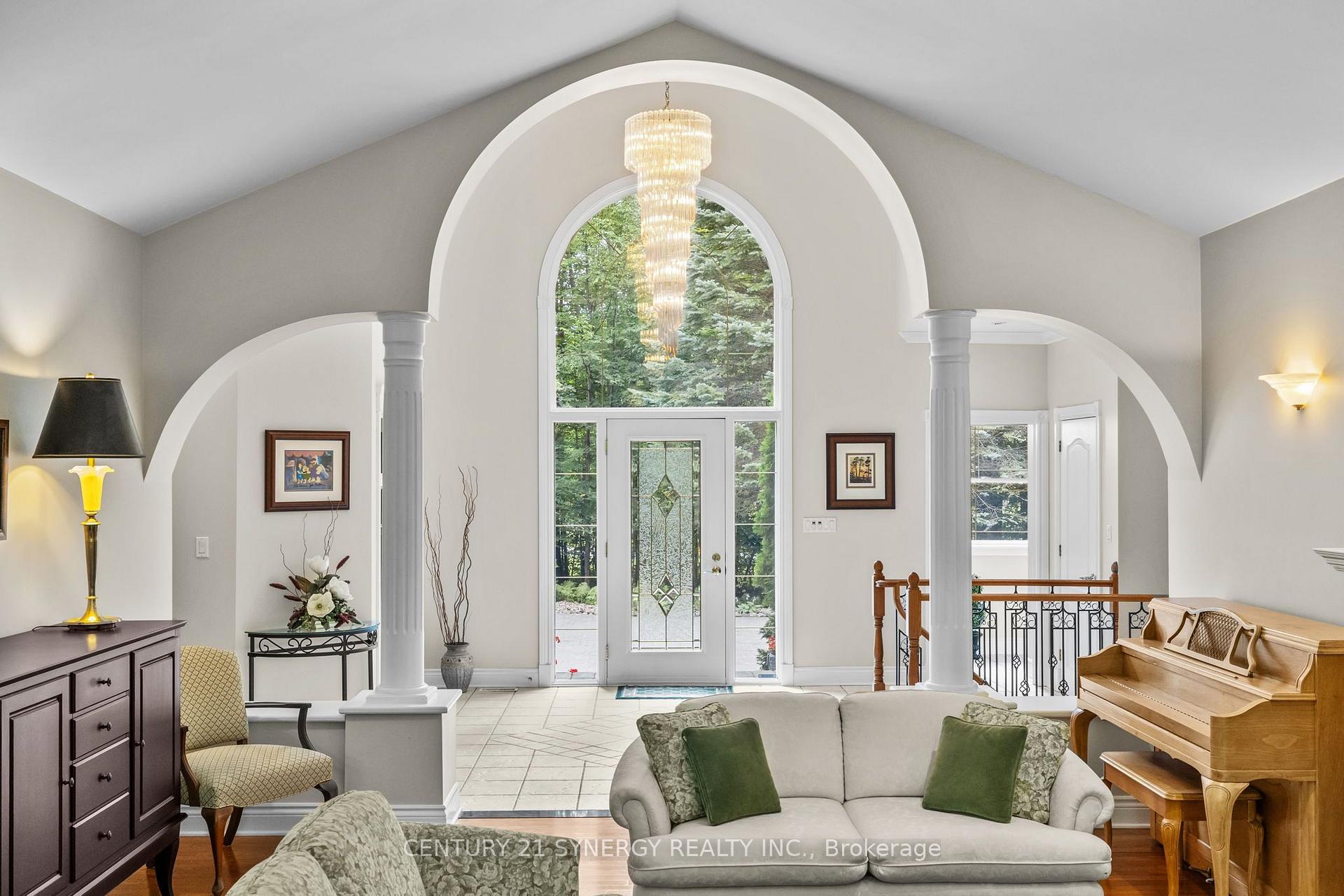 Photo 5 of 5732 Queenscourt Crescent, Ottawa, Manotick East to Manotick Station — HOMEH