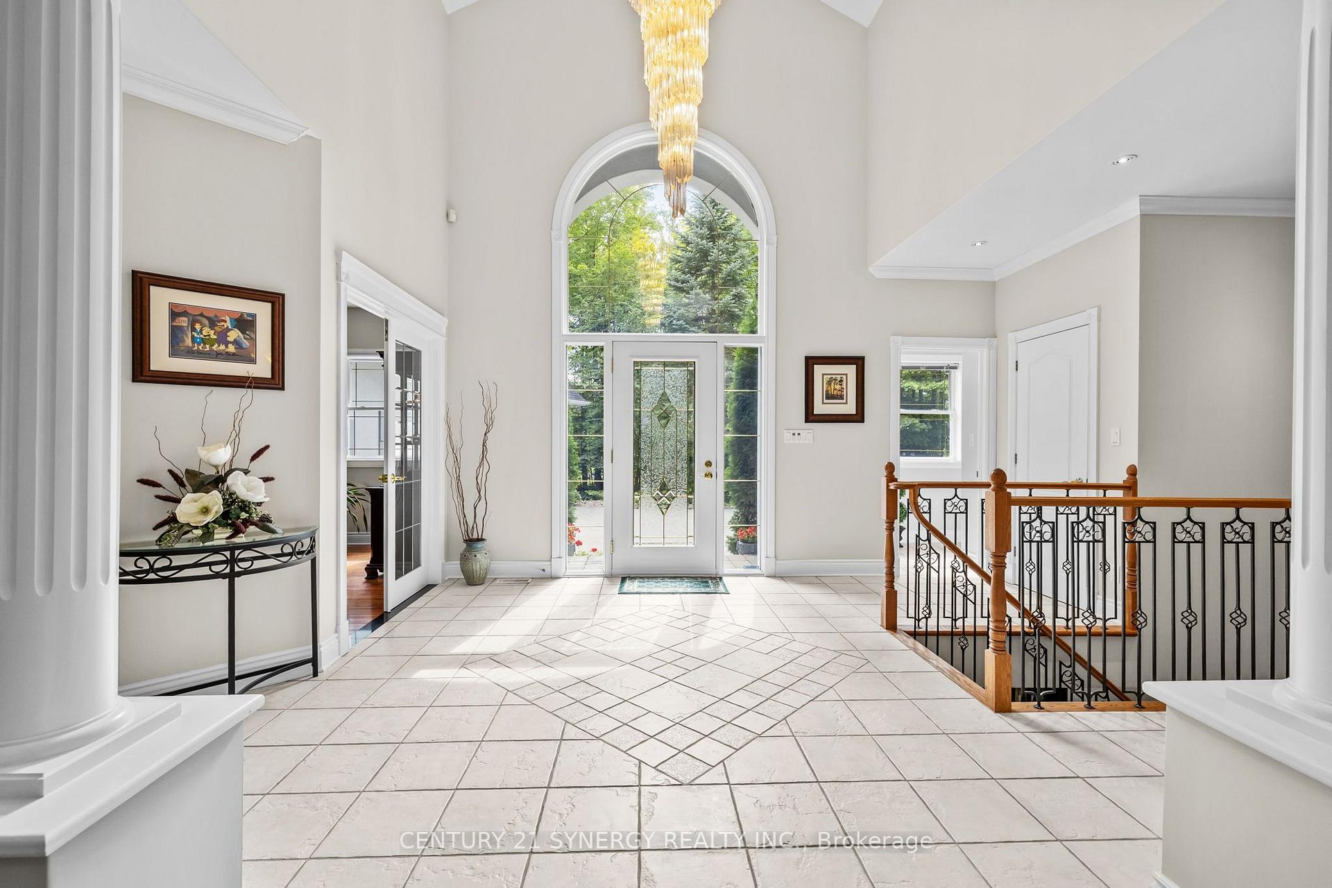 Photo 4 of 5732 Queenscourt Crescent, Ottawa, Manotick East to Manotick Station — HOMEH