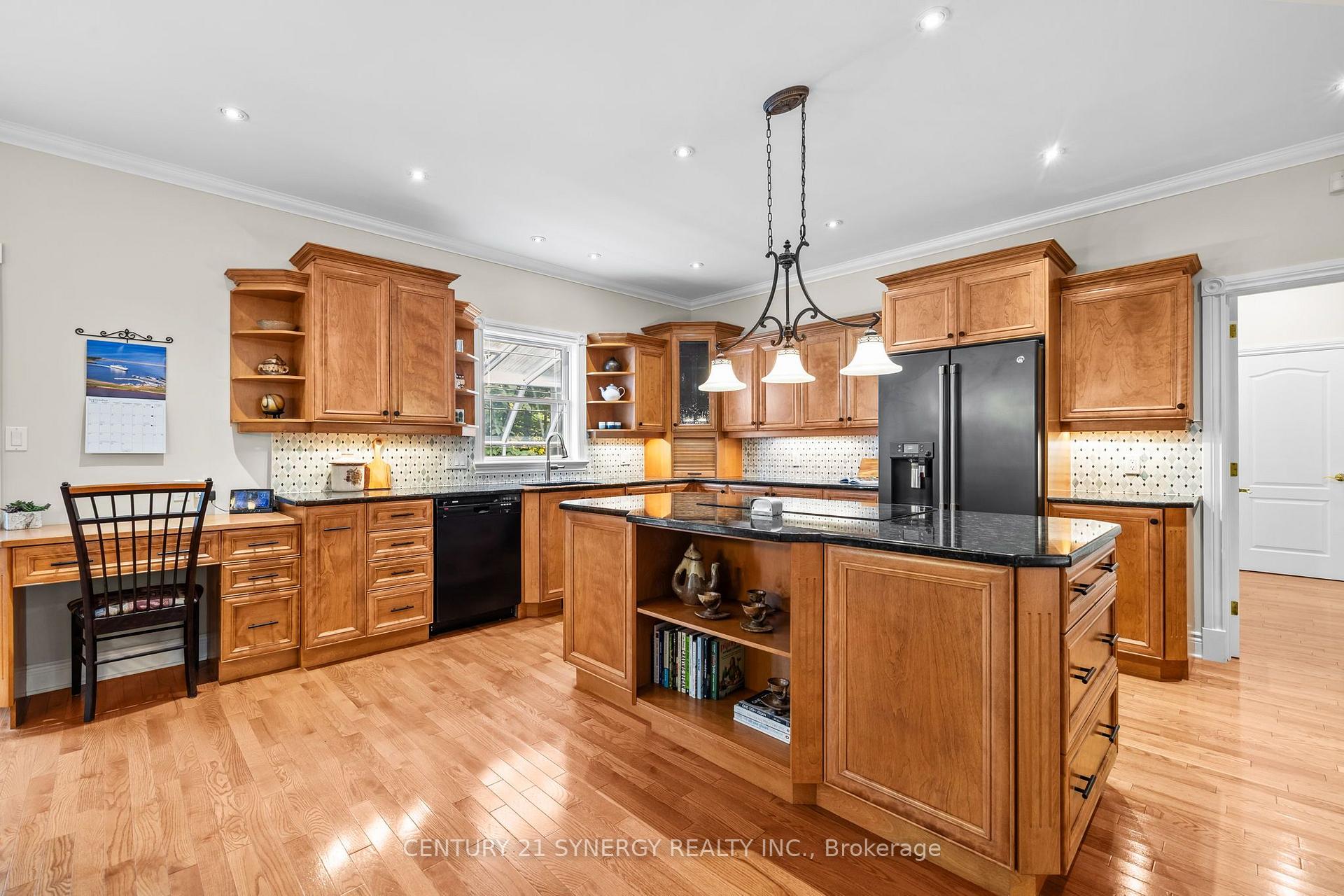 Photo 12 of 5732 Queenscourt Crescent, Ottawa, Manotick East to Manotick Station — HOMEH