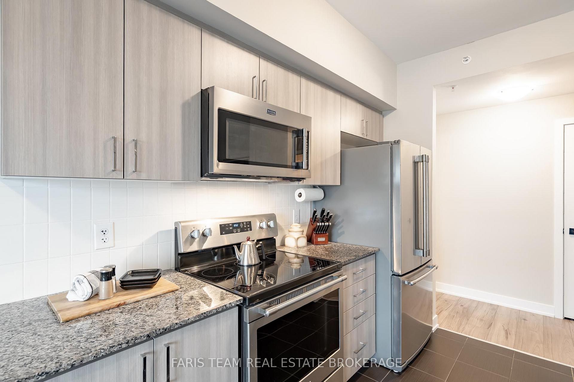 Photo 10 of Unit 402, 4 Spice Way, Barrie, Rural Barrie Southeast — HOMEH