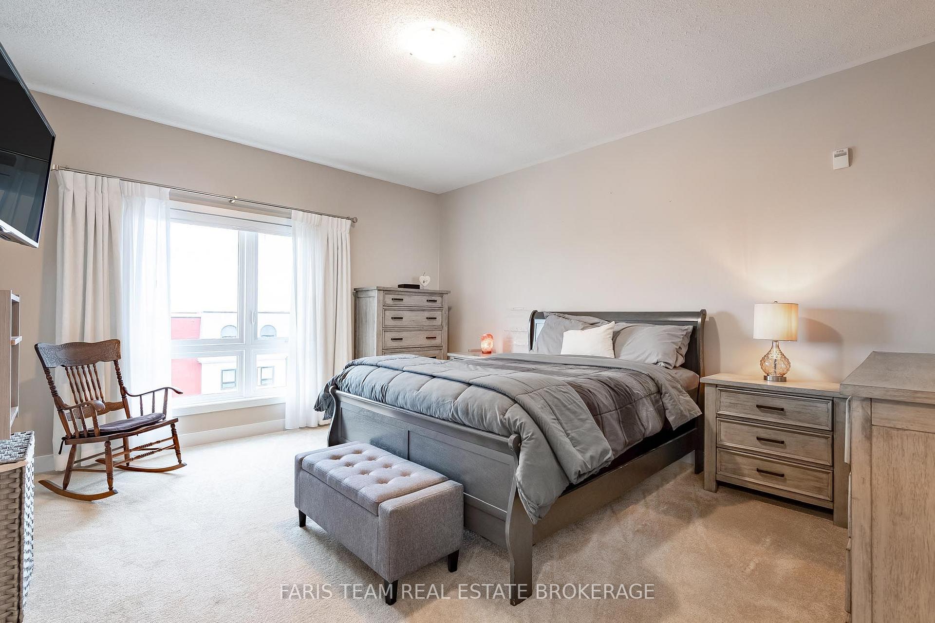 Photo 19 of Unit 402, 4 Spice Way, Barrie, Rural Barrie Southeast — HOMEH