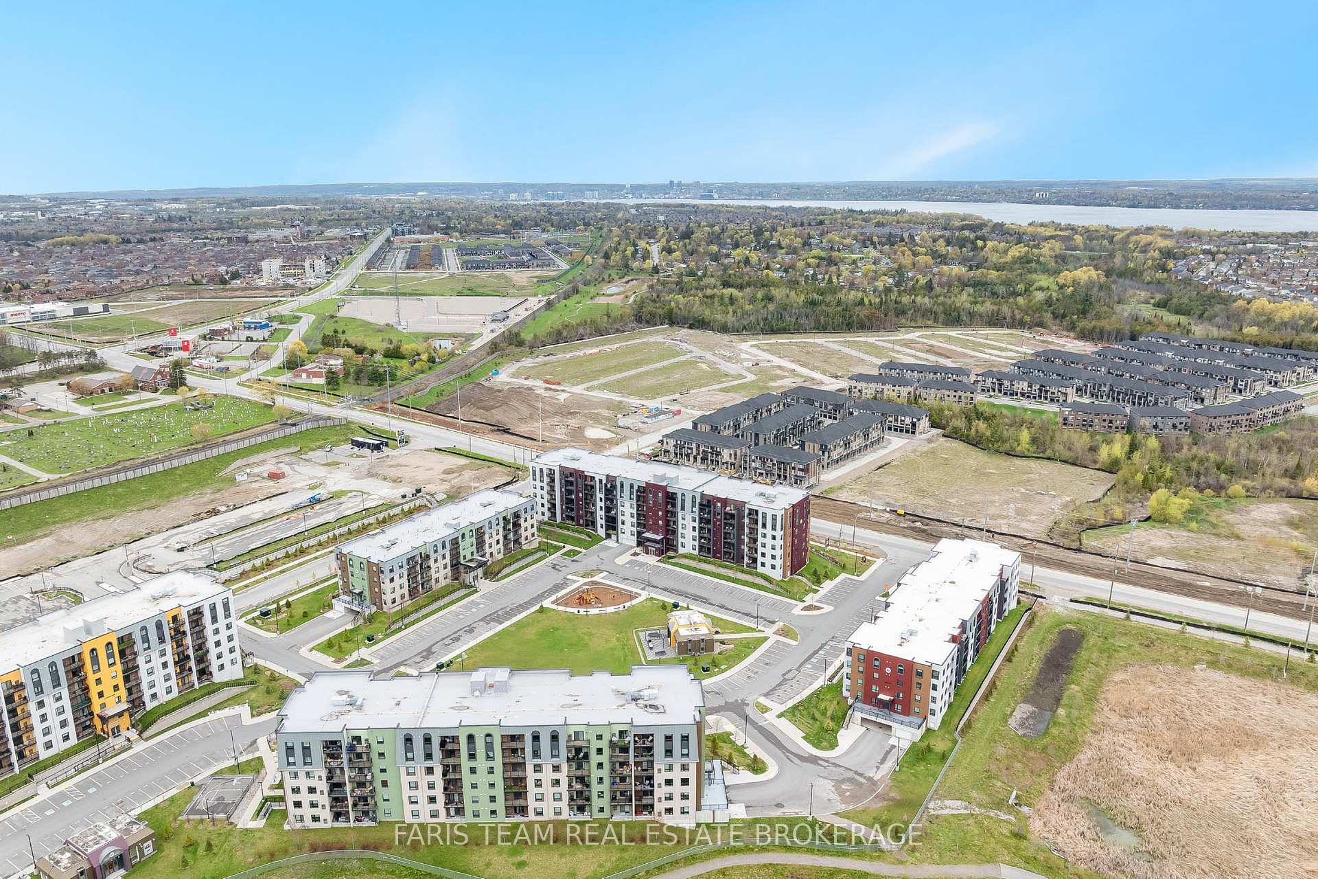 Photo 40 of Unit 402, 4 Spice Way, Barrie, Rural Barrie Southeast — HOMEH