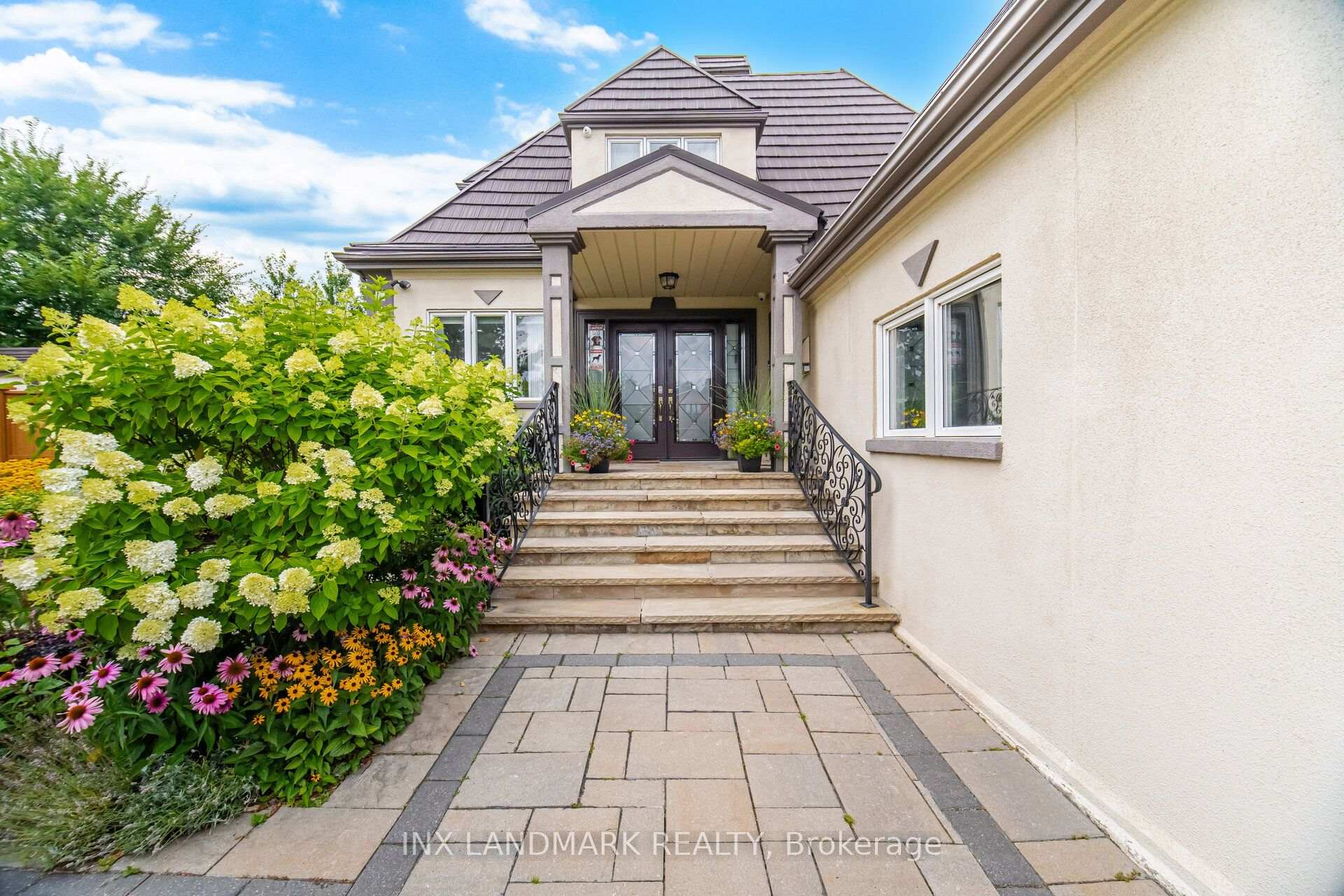 Photo 3 of 1497 Bancroft Drive, Mississauga, East Credit — HOMEH