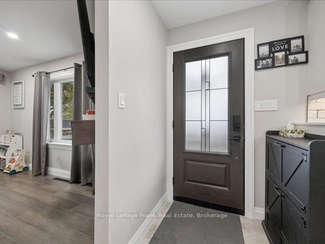 Photo 4 of 11 Maple Street N, Brock, Sunderland — HOMEH