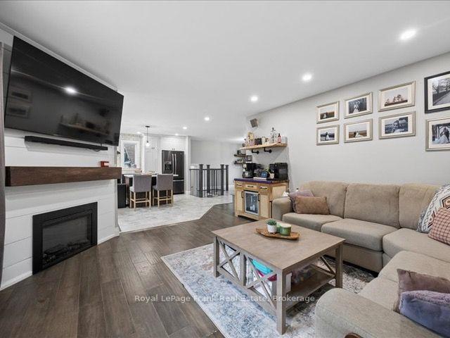 Photo 6 of 11 Maple Street N, Brock, Sunderland — HOMEH