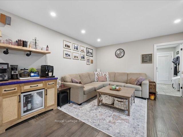 Photo 7 of 11 Maple Street N, Brock, Sunderland — HOMEH
