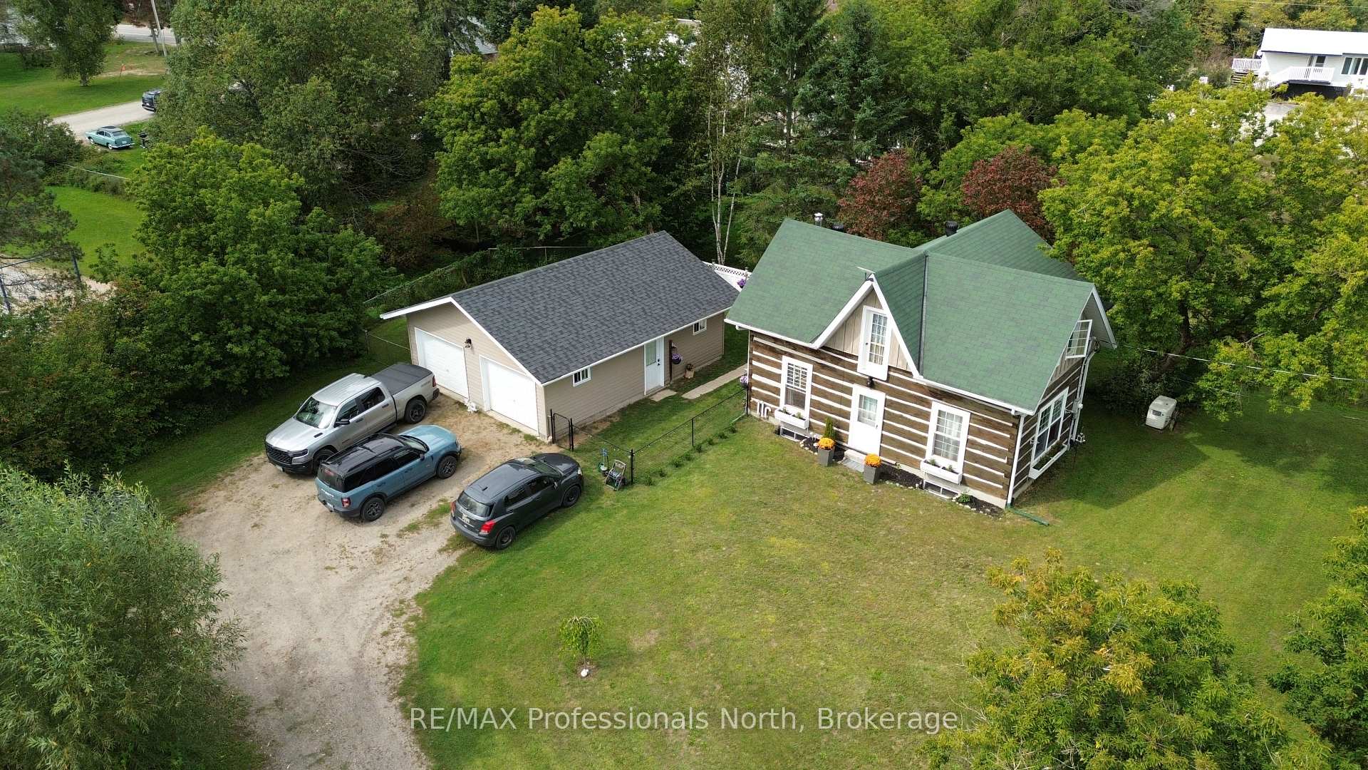 Photo of 2148 Stisted Road S