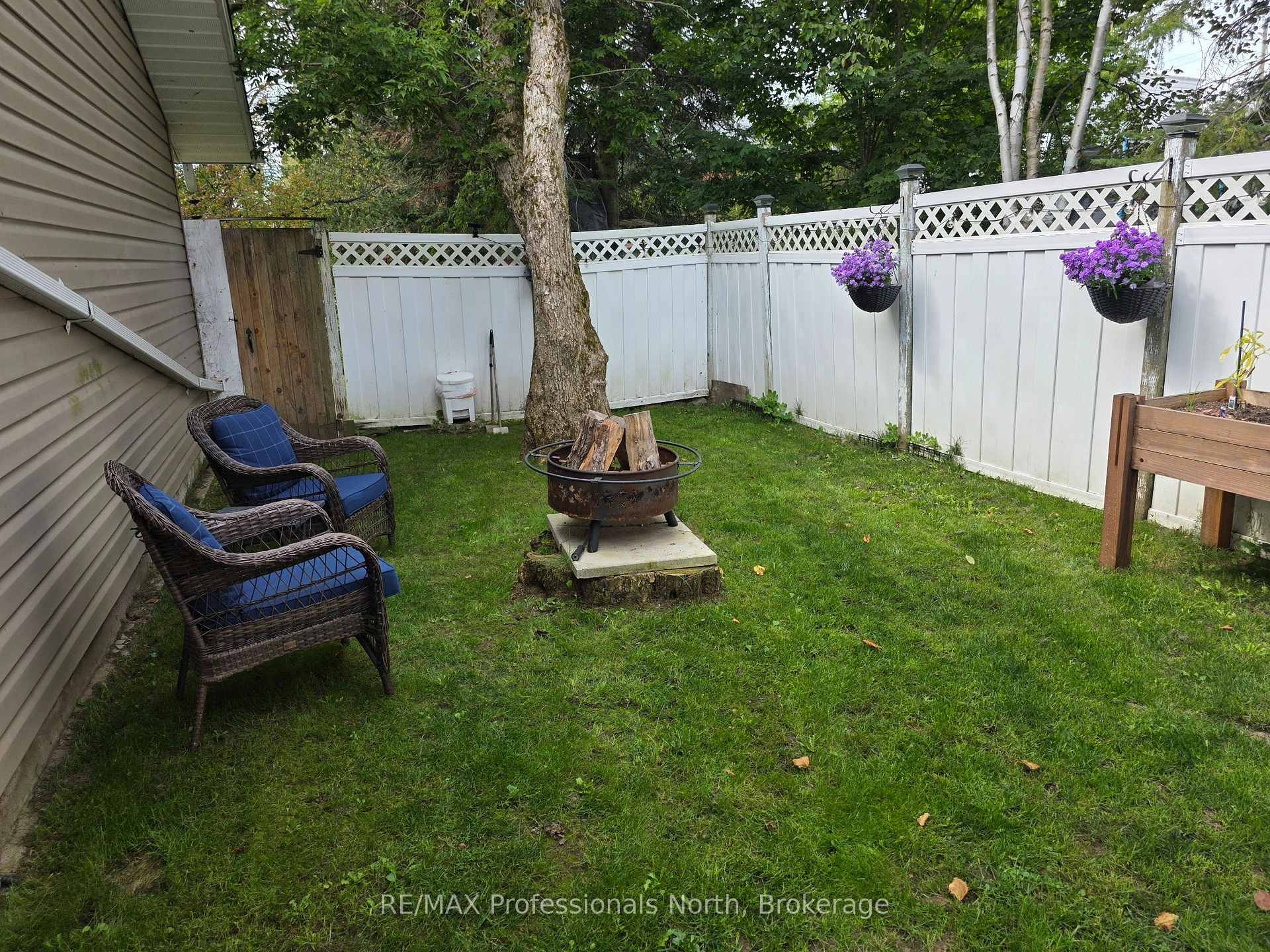 Photo 10 of 2148 Stisted Road S, McMurrich/Monteith, Sprucedale — HOMEH
