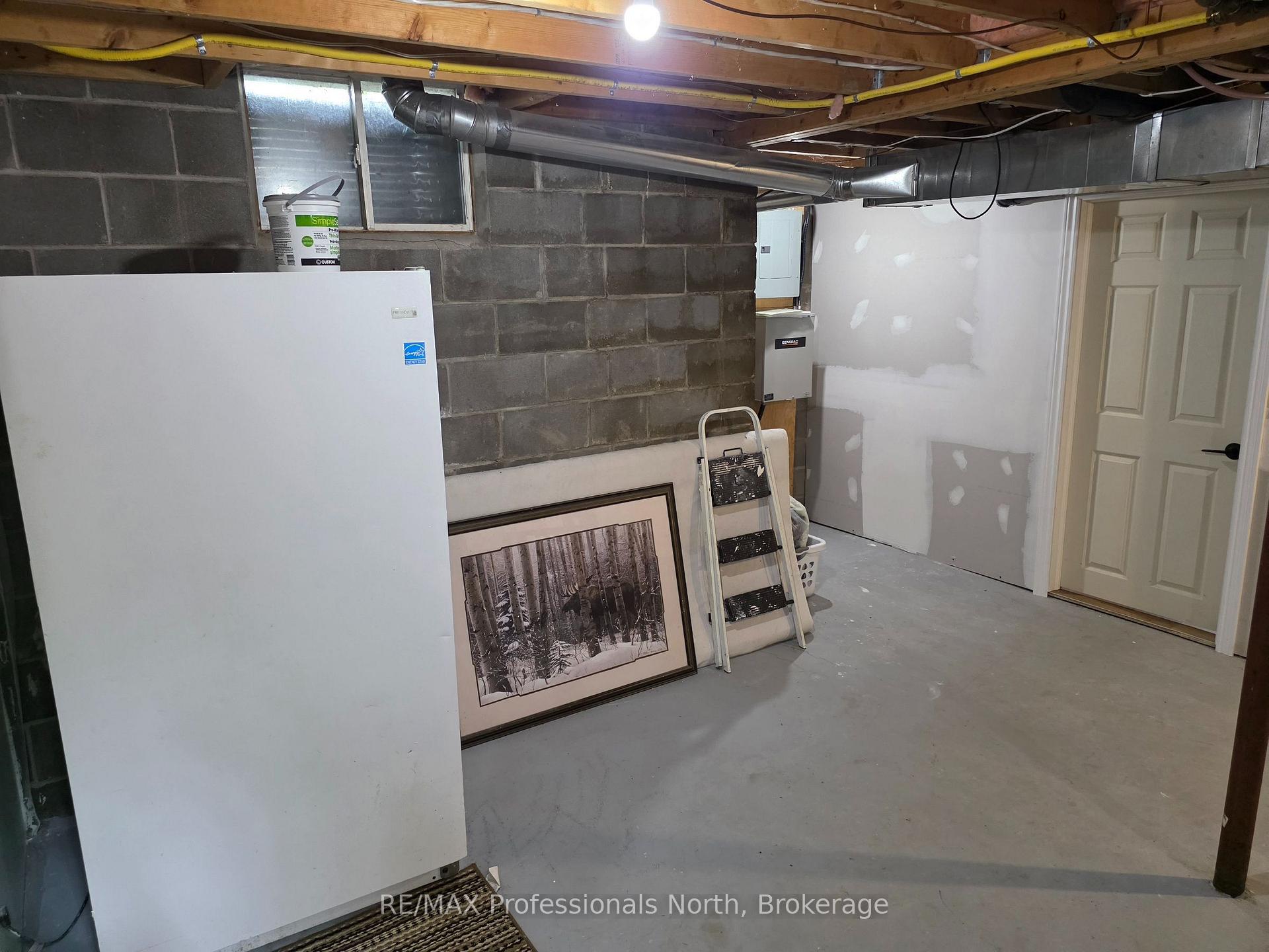 Photo 35 of 2148 Stisted Road S, McMurrich/Monteith, Sprucedale — HOMEH