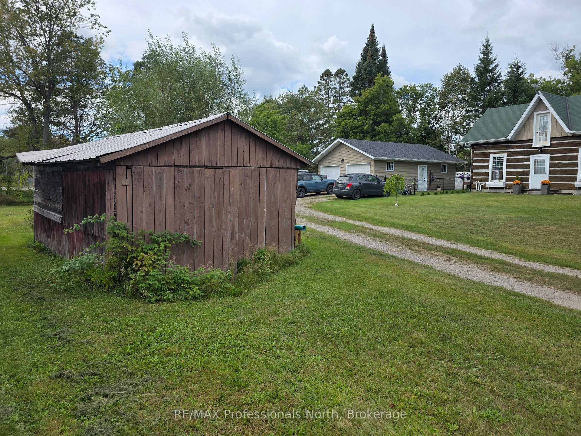 Photo 40 of 2148 Stisted Road S, McMurrich/Monteith, Sprucedale — HOMEH