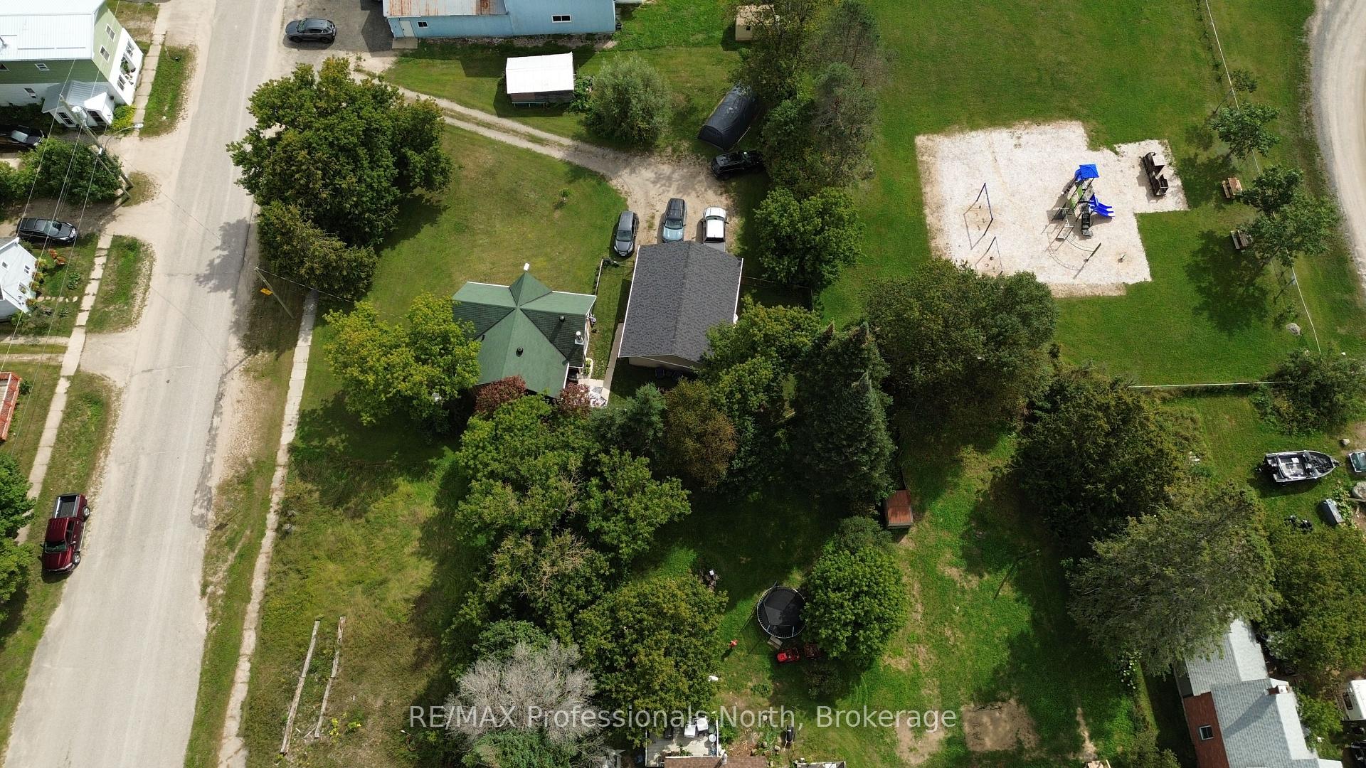 Photo 42 of 2148 Stisted Road S, McMurrich/Monteith, Sprucedale — HOMEH