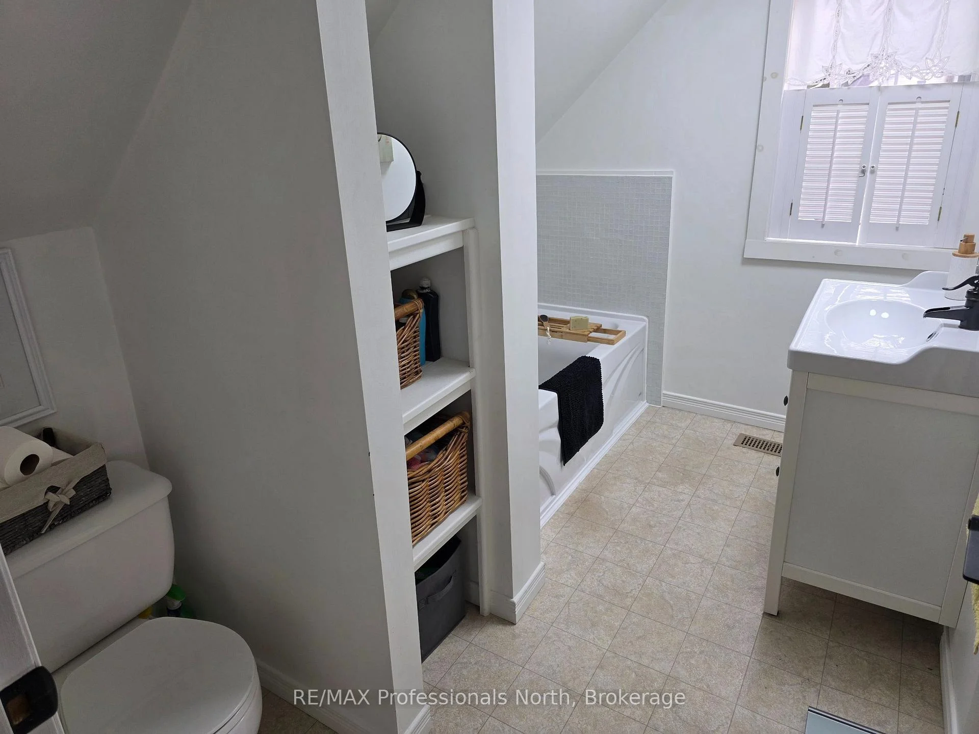Photo 24 of 2148 Stisted Road S, McMurrich/Monteith, Sprucedale — HOMEH