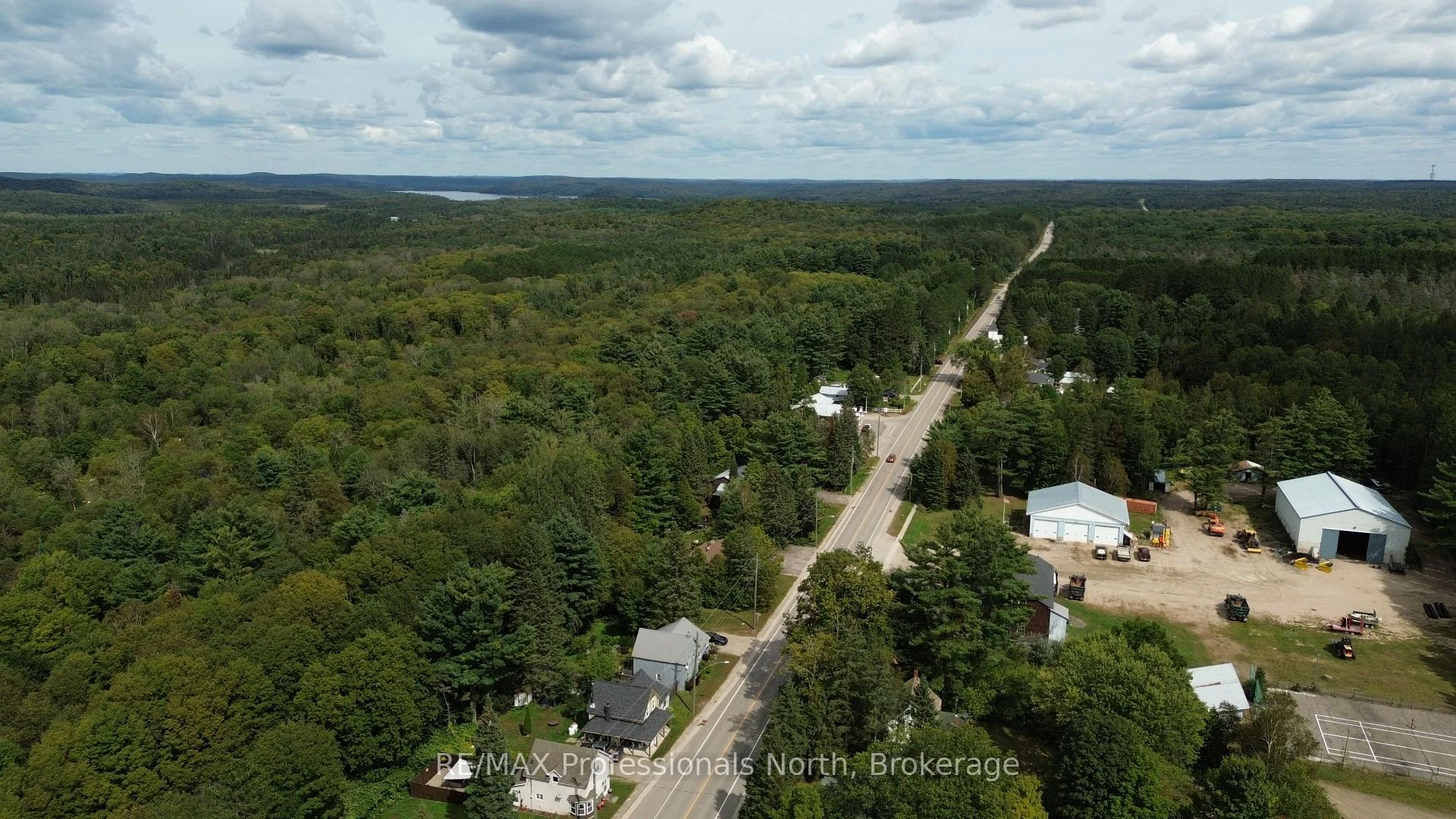Photo 43 of 2148 Stisted Road S, McMurrich/Monteith, Sprucedale — HOMEH