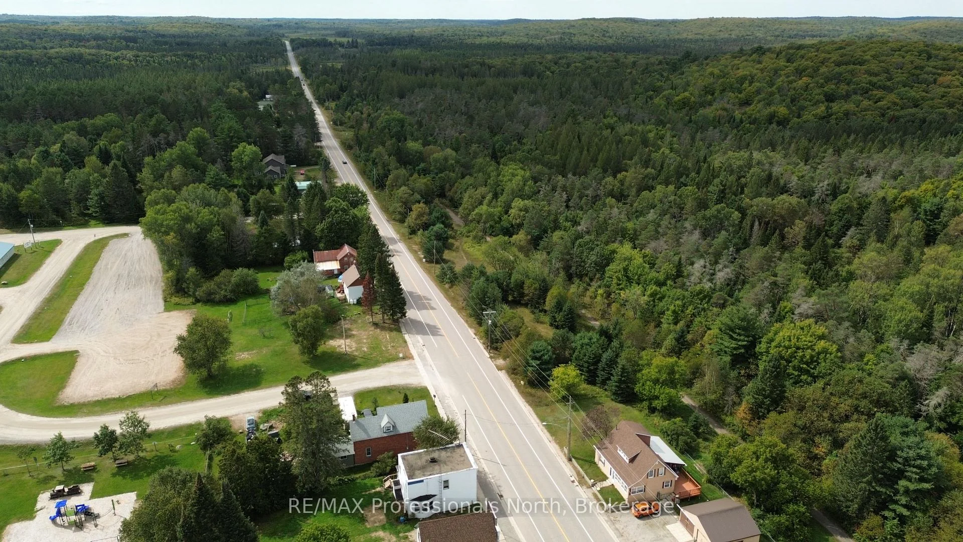 Photo 44 of 2148 Stisted Road S, McMurrich/Monteith, Sprucedale — HOMEH