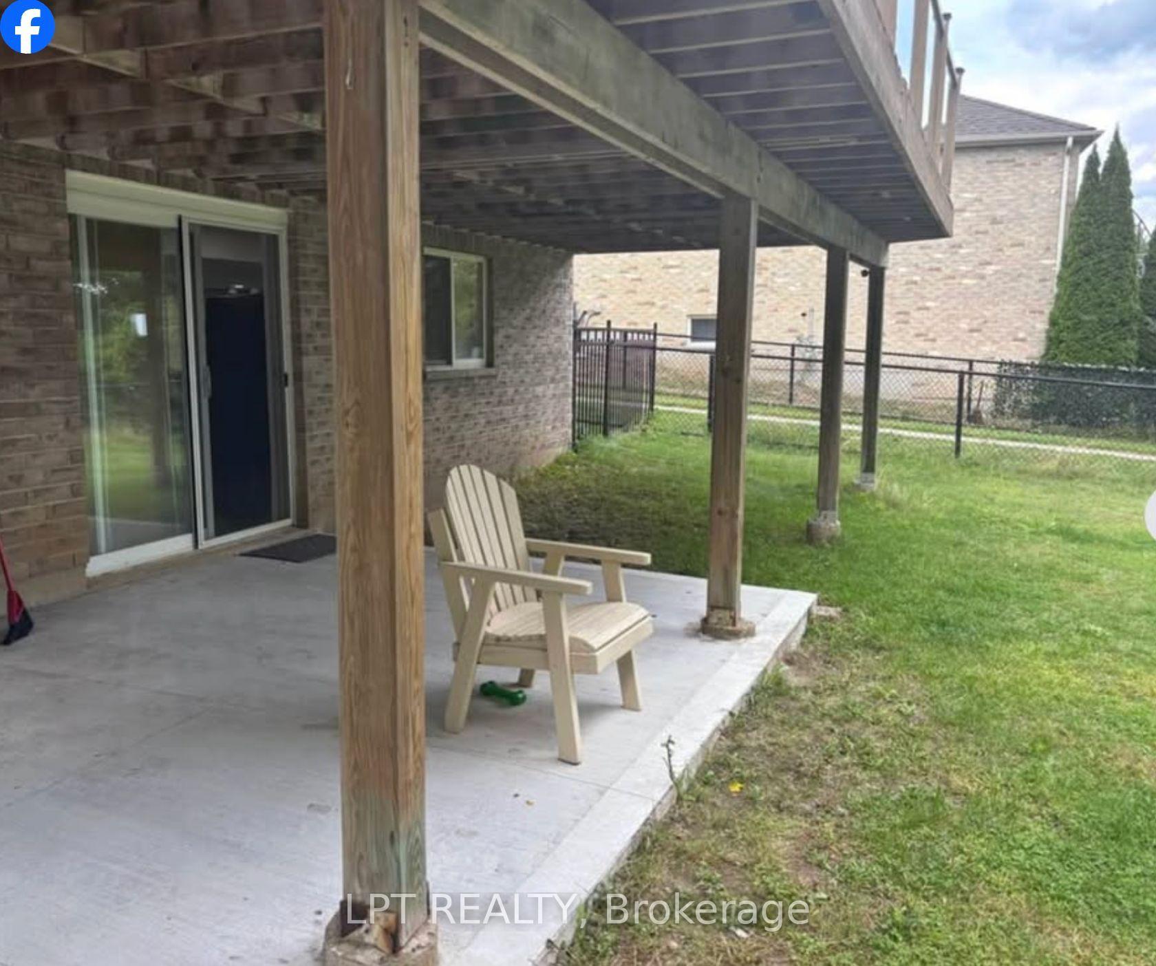 Photo 3 of 32 Apple Ridge Drive, Kitchener, Doon South — HOMEH