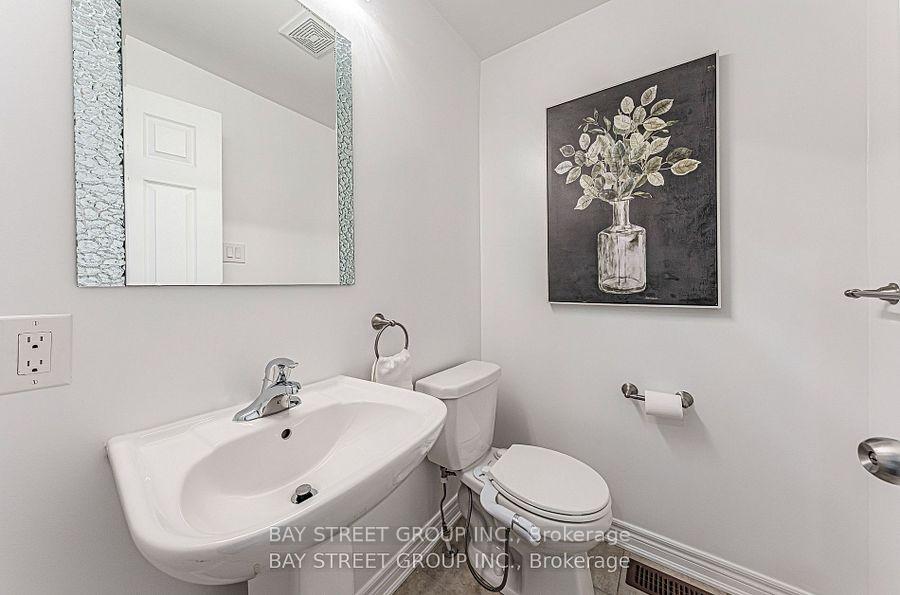 Photo 6 of 28 Rougeview Park Crescent, Markham, Greensborough — HOMEH
