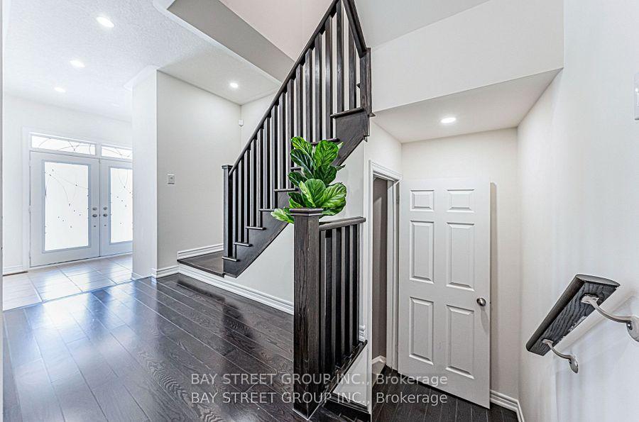 Photo 7 of 28 Rougeview Park Crescent, Markham, Greensborough — HOMEH