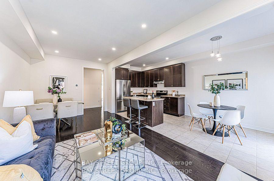 Photo 11 of 28 Rougeview Park Crescent, Markham, Greensborough — HOMEH