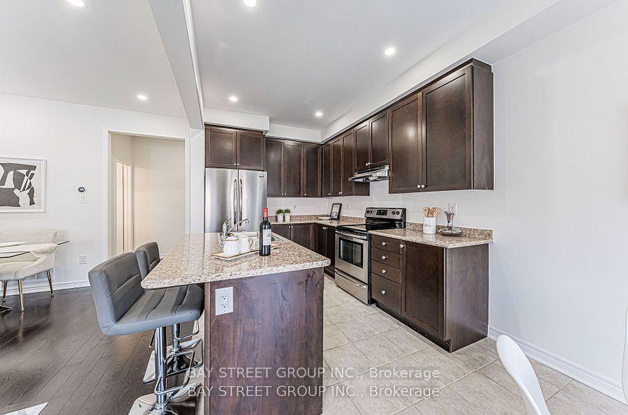 Photo 13 of 28 Rougeview Park Crescent, Markham, Greensborough — HOMEH