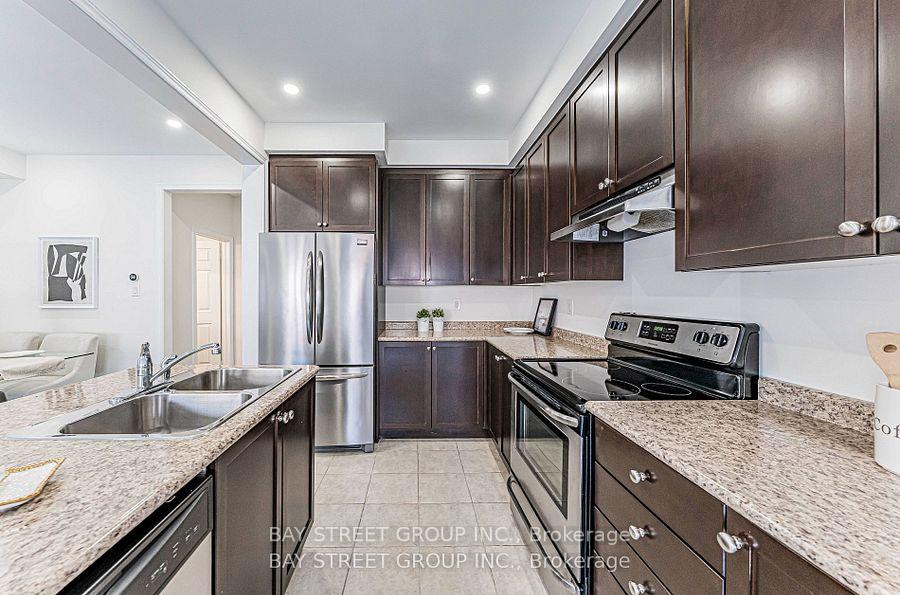 Photo 14 of 28 Rougeview Park Crescent, Markham, Greensborough — HOMEH