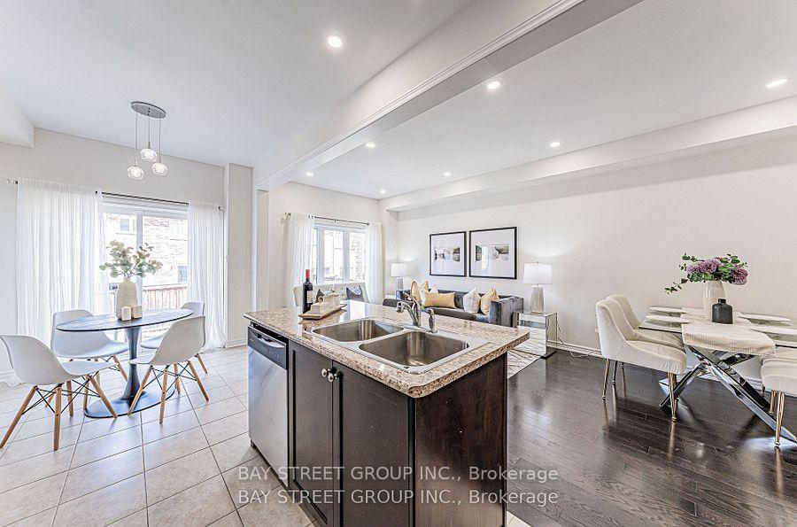 Photo 15 of 28 Rougeview Park Crescent, Markham, Greensborough — HOMEH