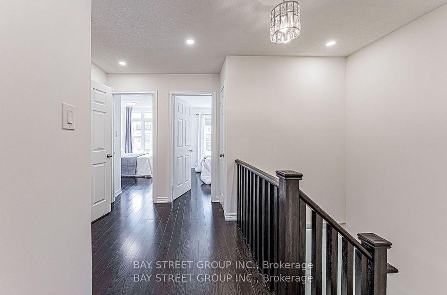 Photo 17 of 28 Rougeview Park Crescent, Markham, Greensborough — HOMEH