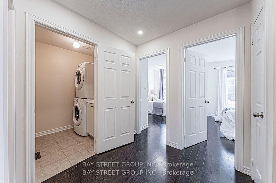 Photo 18 of 28 Rougeview Park Crescent, Markham, Greensborough — HOMEH